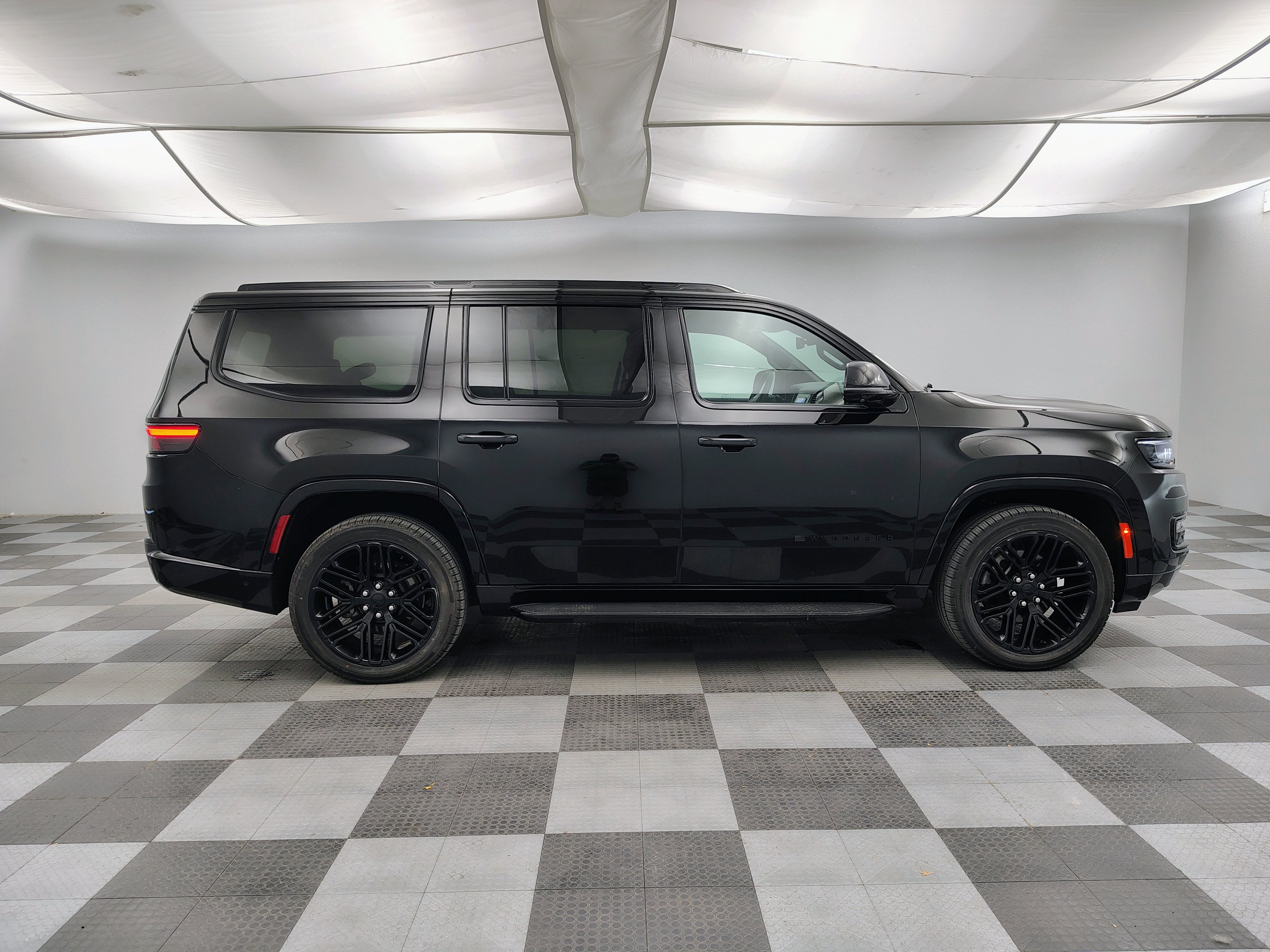 2024 Jeep Wagoneer Series II Carbide 4x4