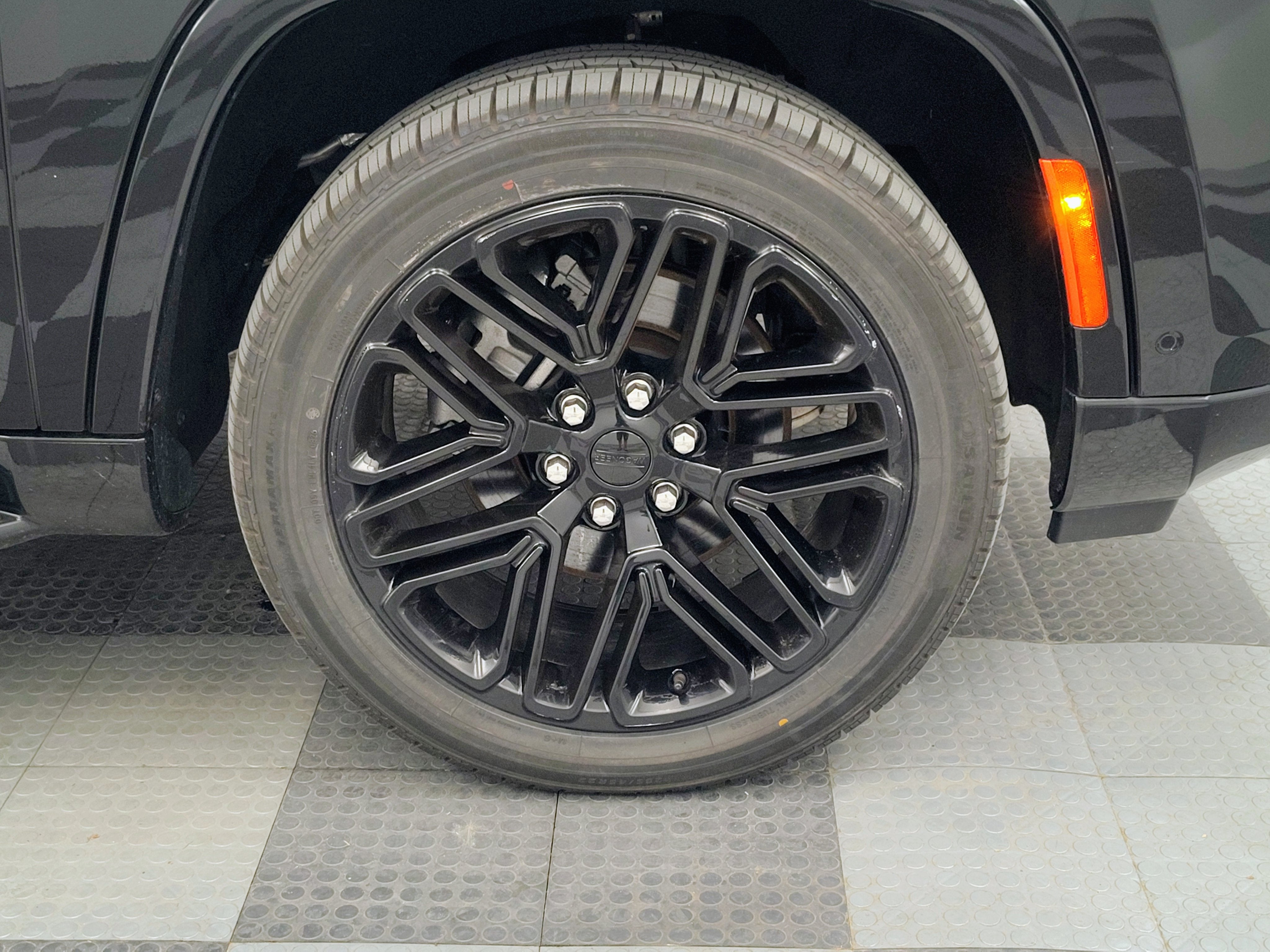 2024 Jeep Wagoneer Series II Carbide 4x4