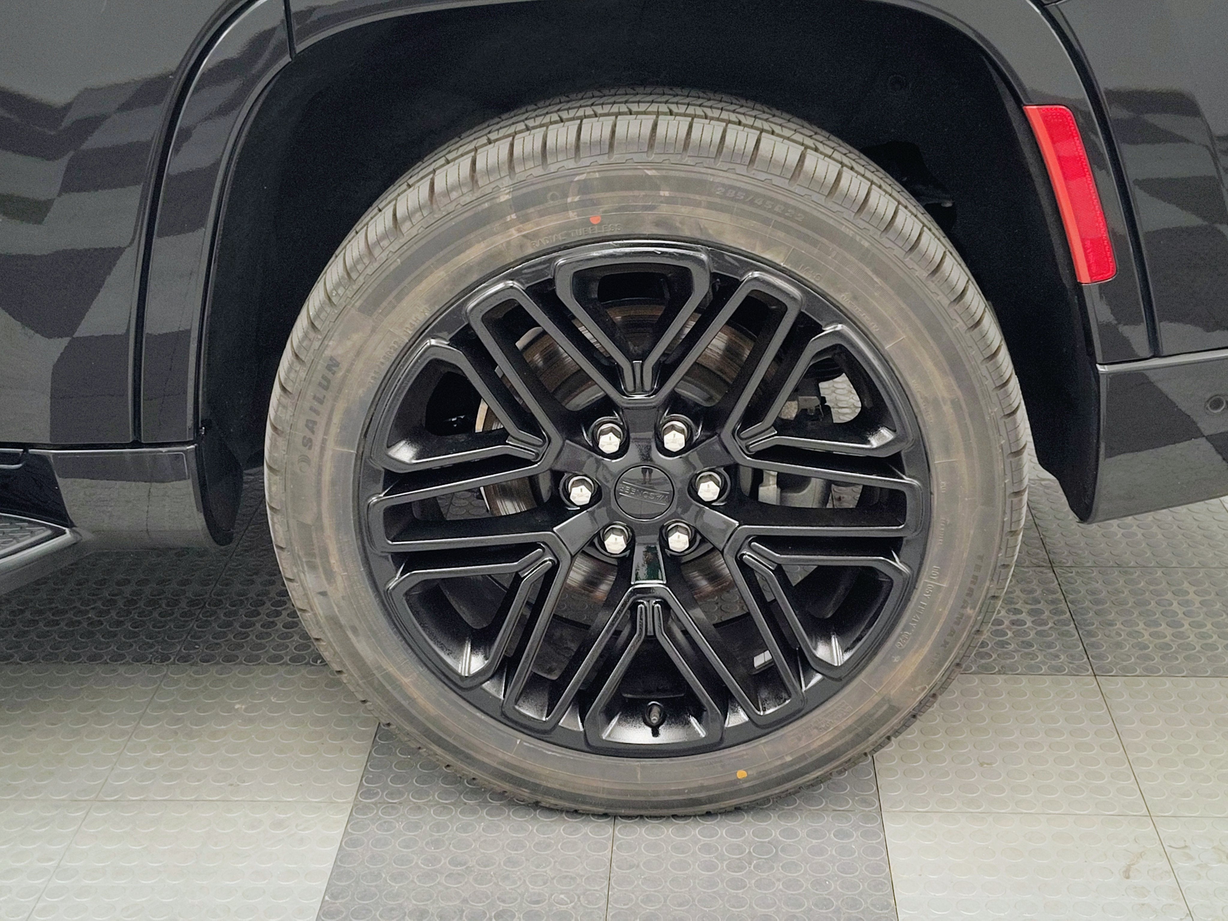 2024 Jeep Wagoneer Series II Carbide 4x4
