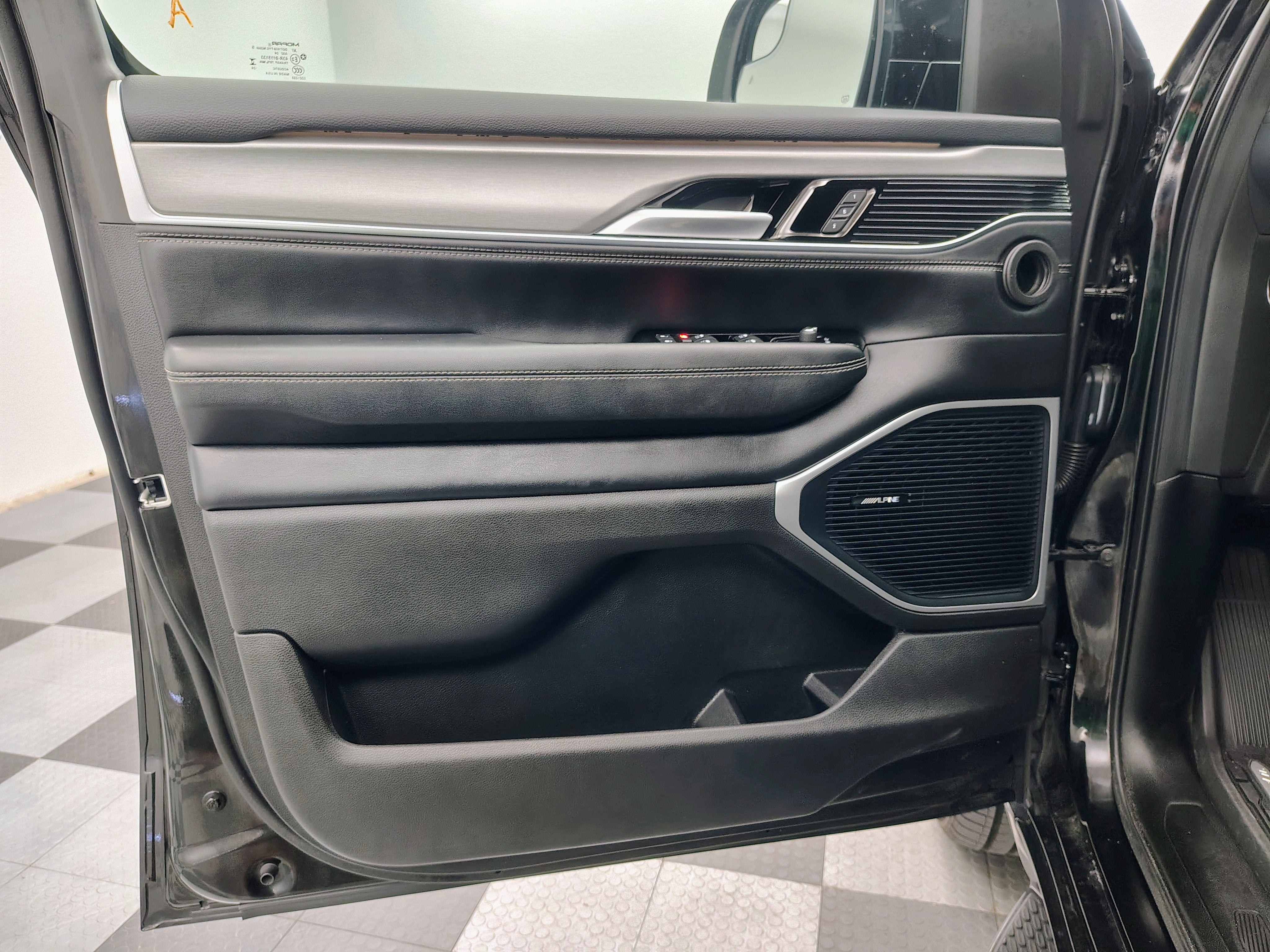 2024 Jeep Wagoneer Series II Carbide 4x4