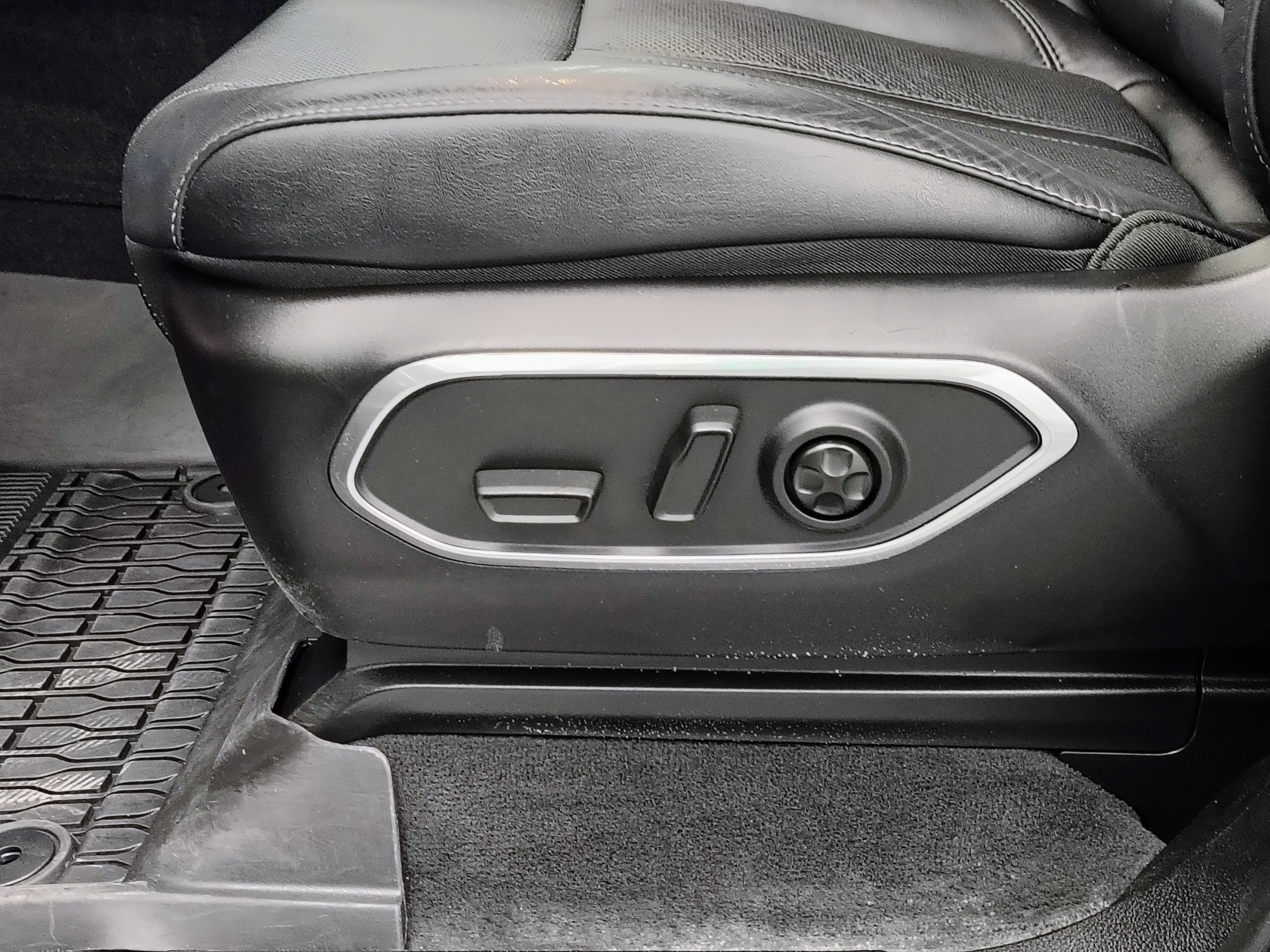 2024 Jeep Wagoneer Series II Carbide 4x4