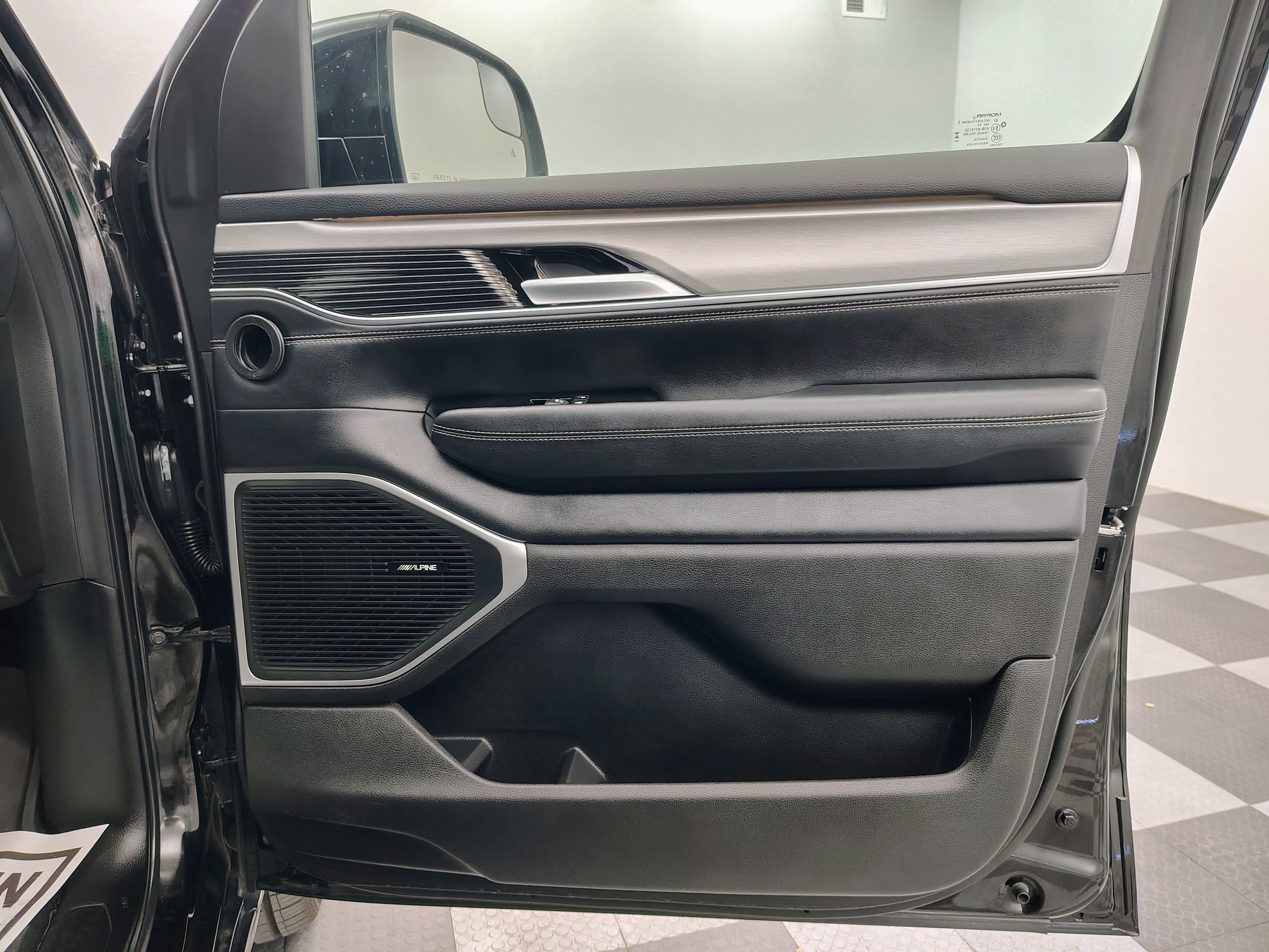 2024 Jeep Wagoneer Series II Carbide 4x4