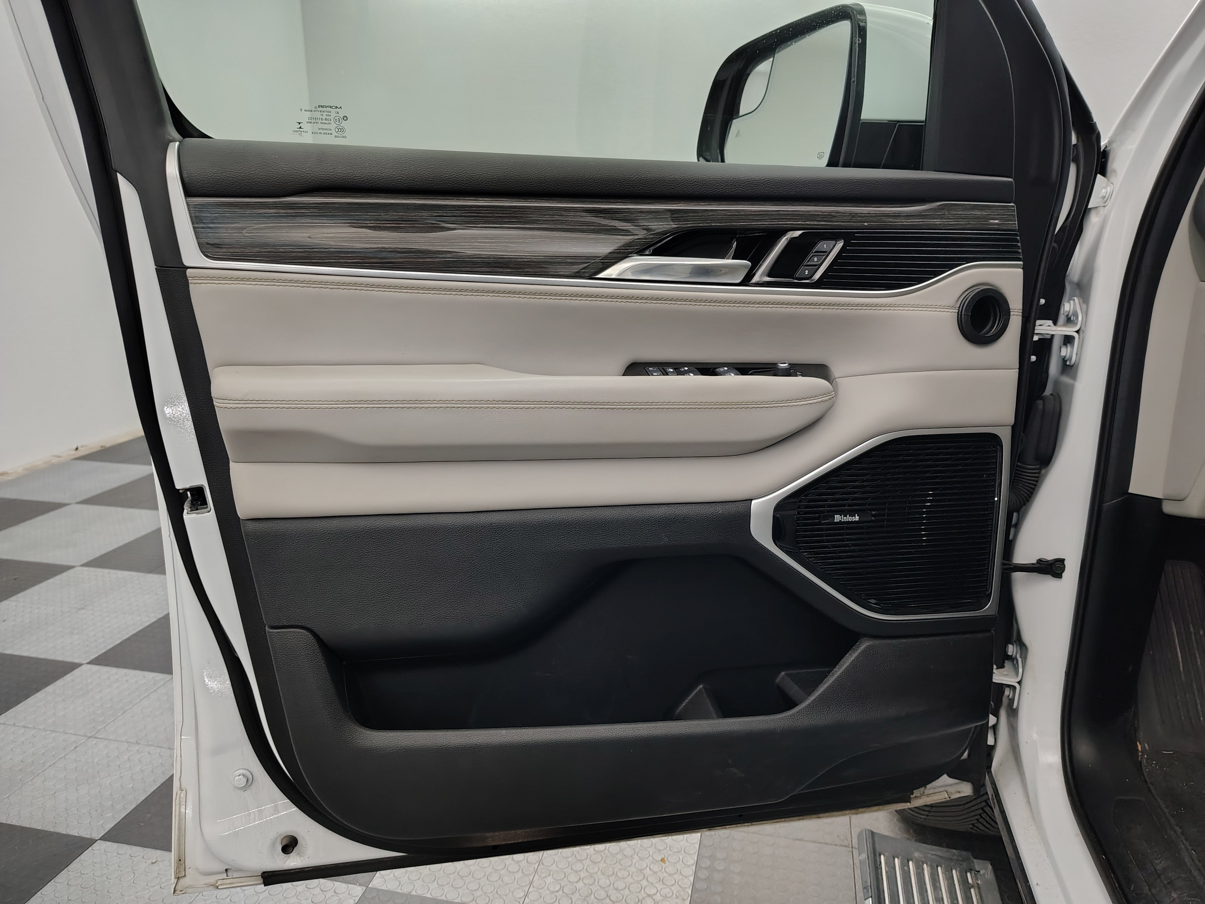 2022 Jeep Wagoneer Series III