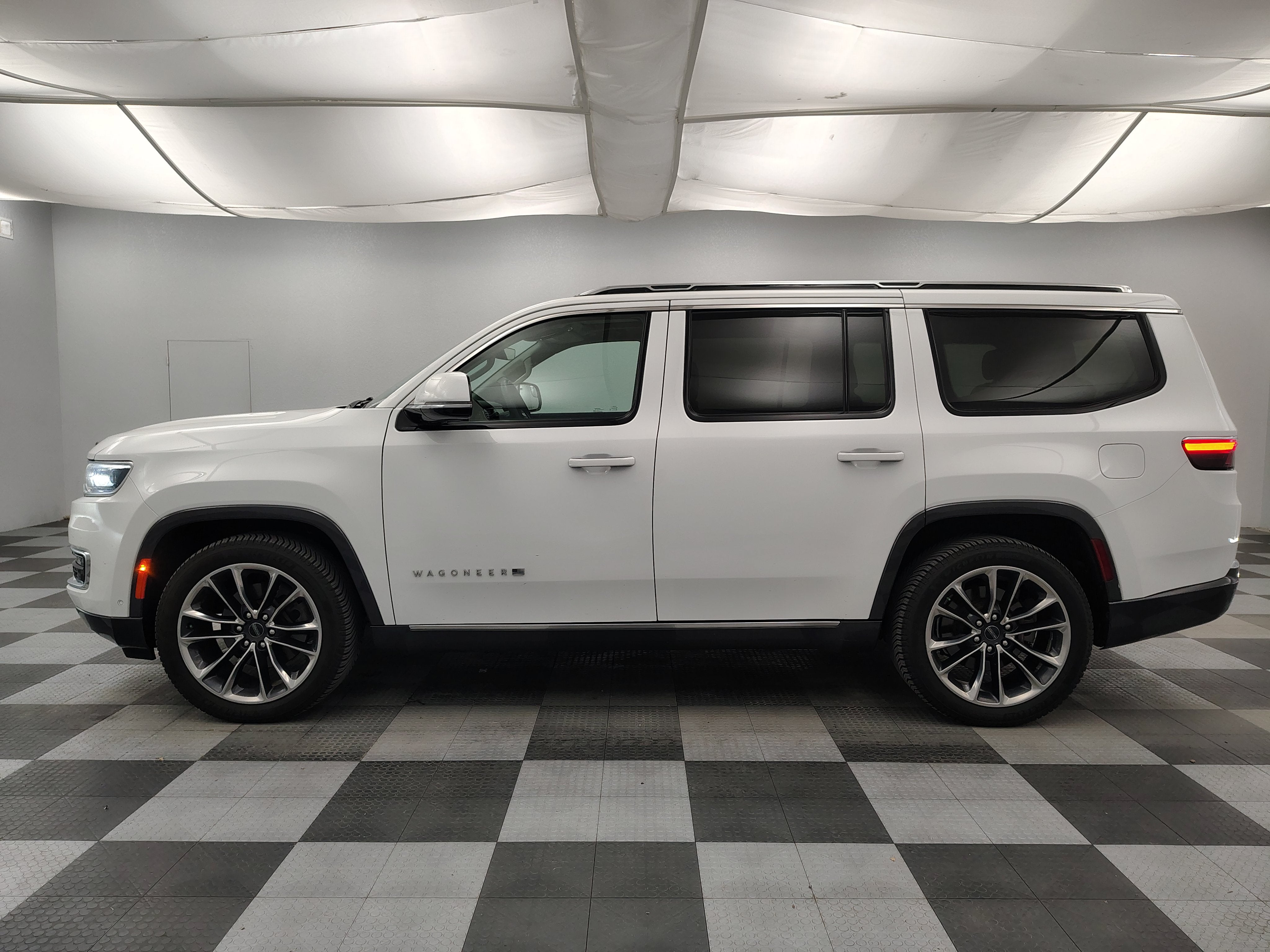 2022 Jeep Wagoneer Series III