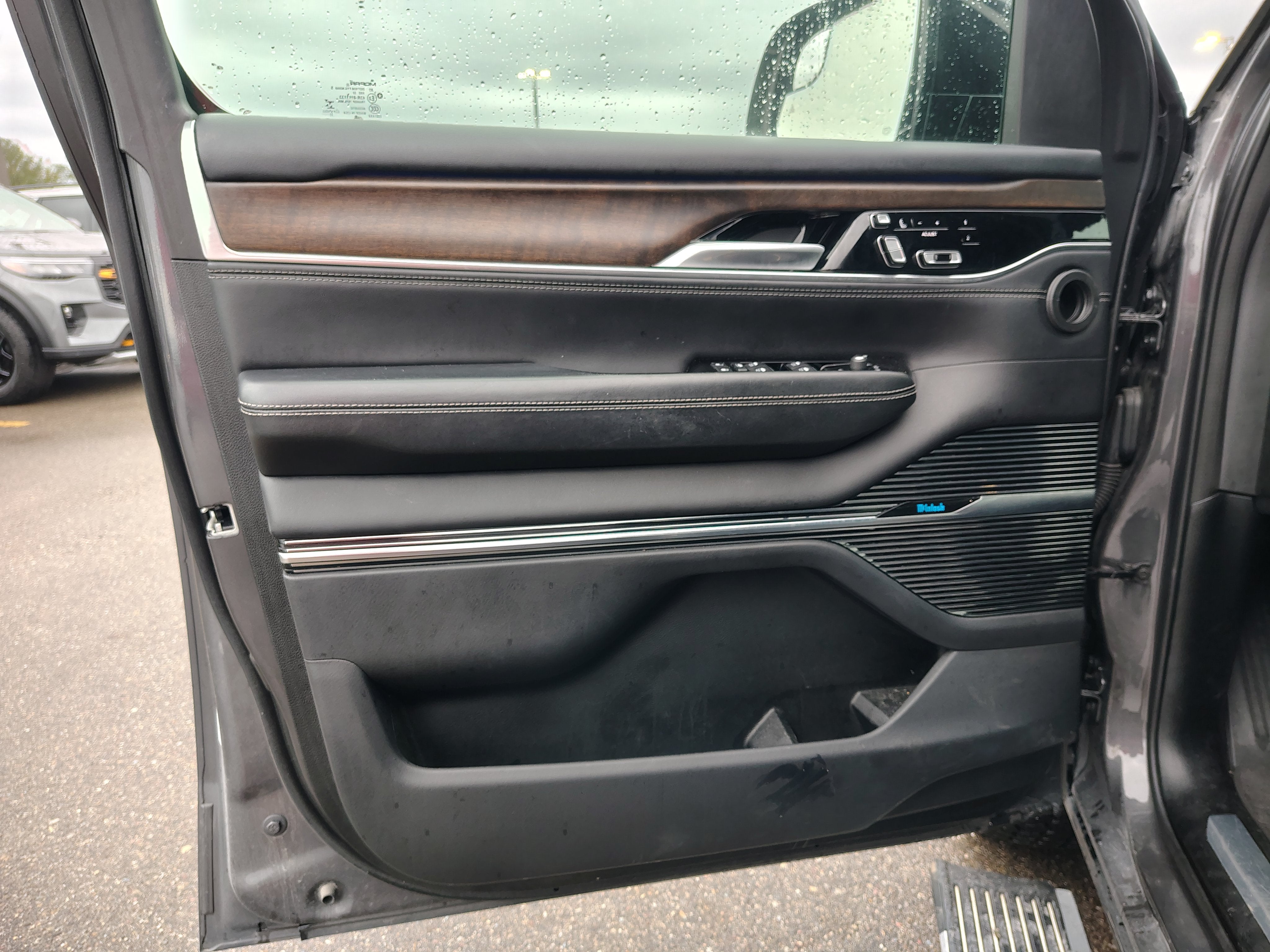 2023 Jeep Grand Wagoneer Series II