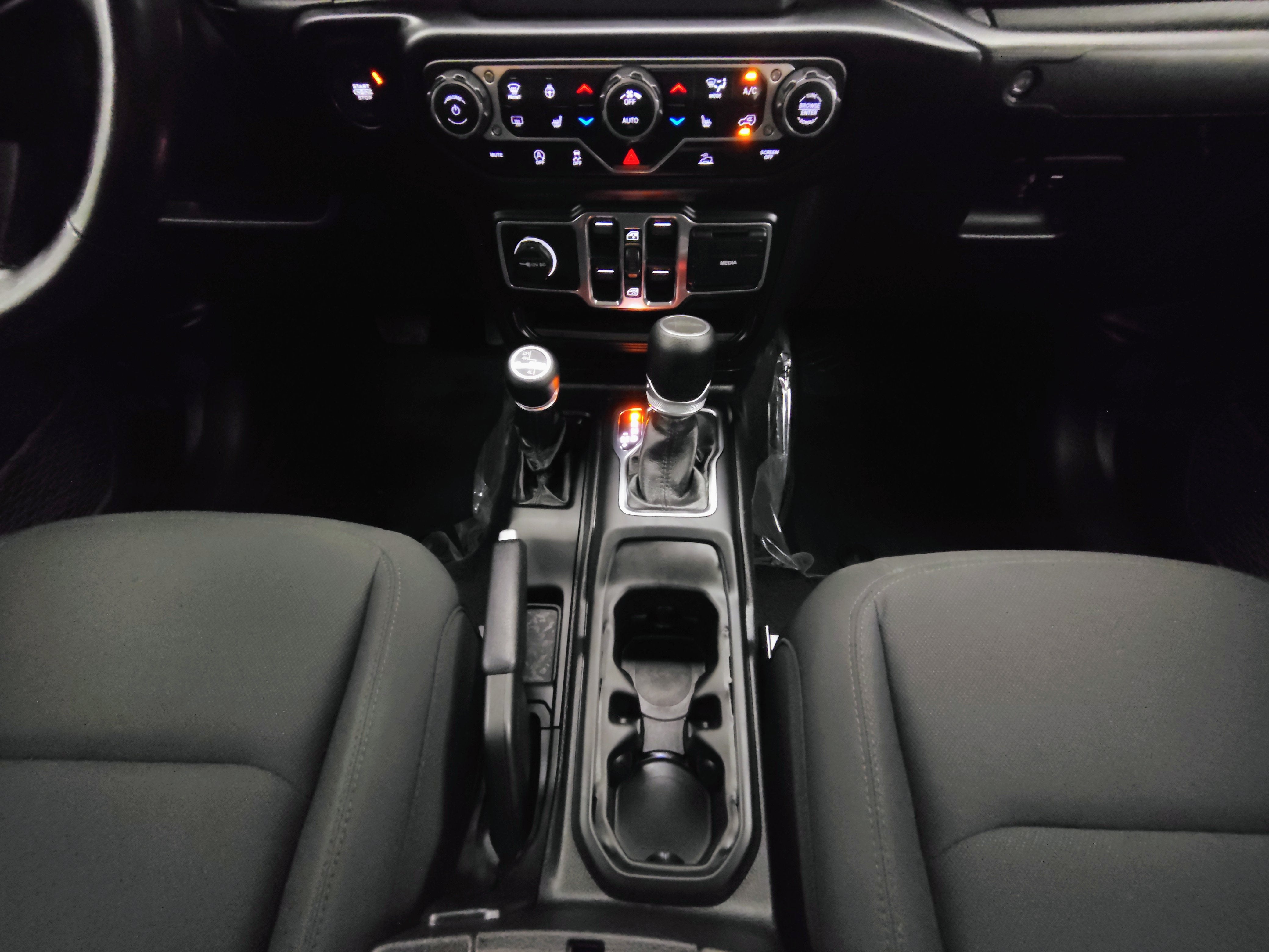 2022 Jeep Gladiator Sport