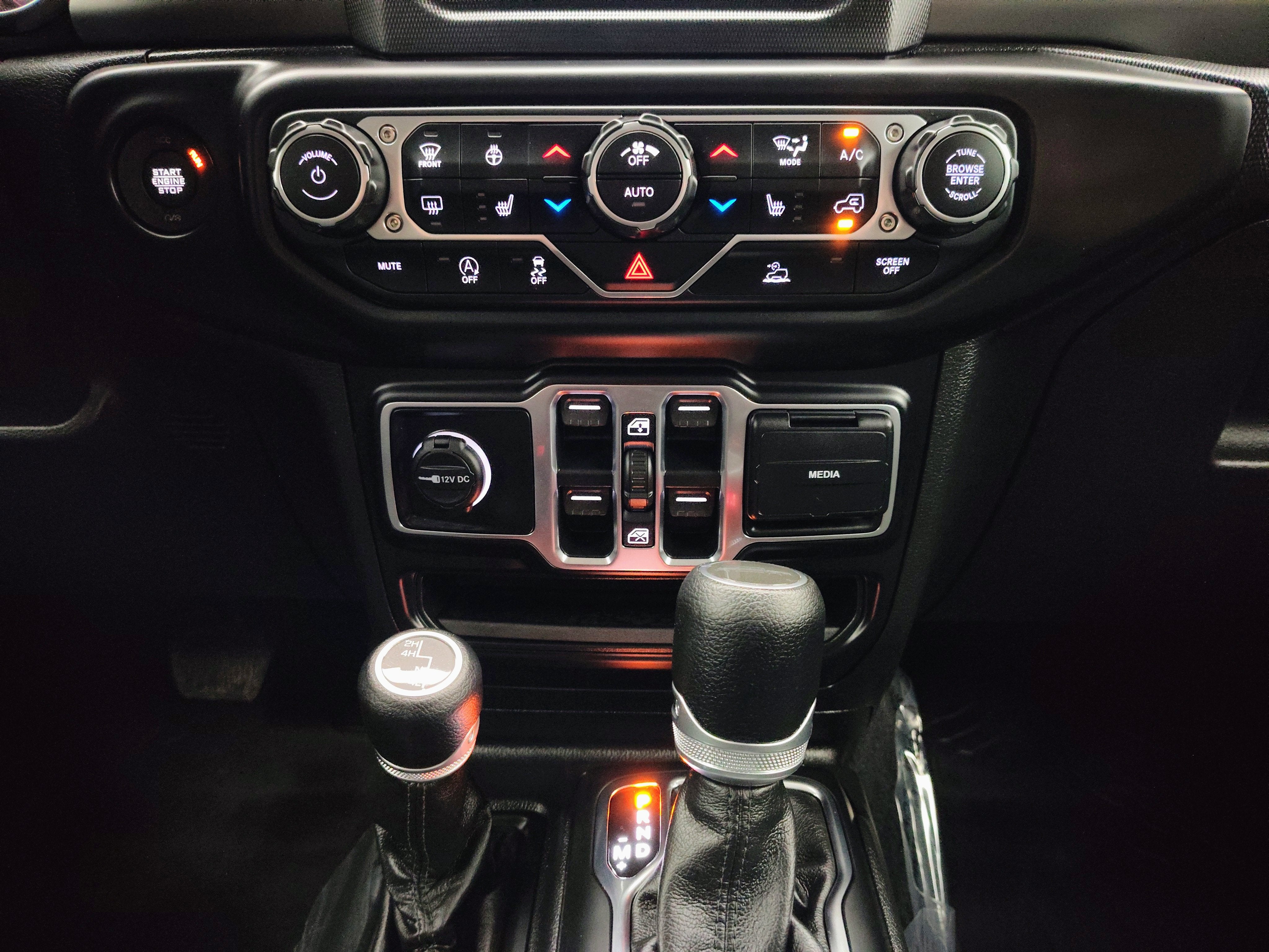 2022 Jeep Gladiator Sport