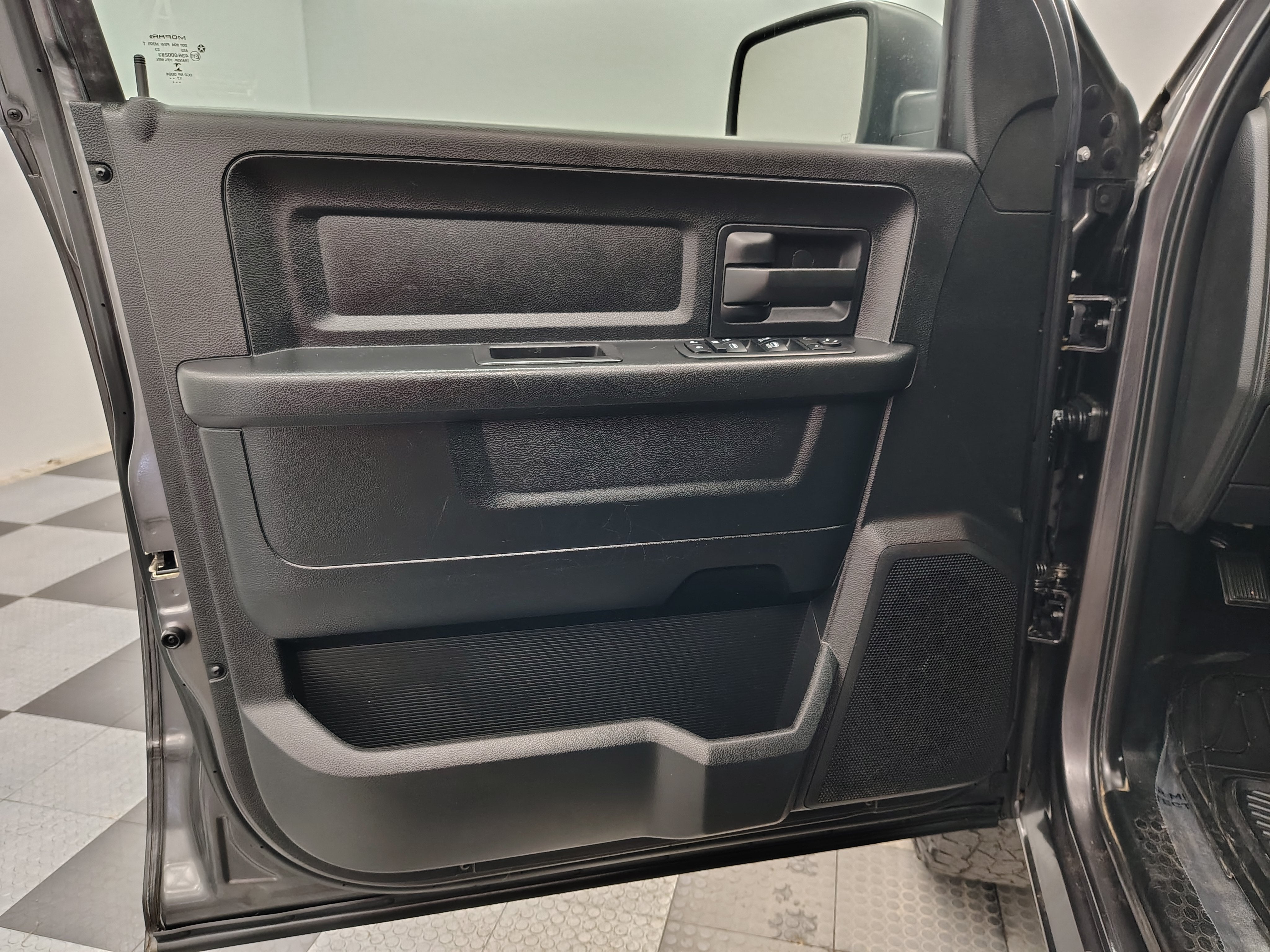 2018 RAM 1500 ST