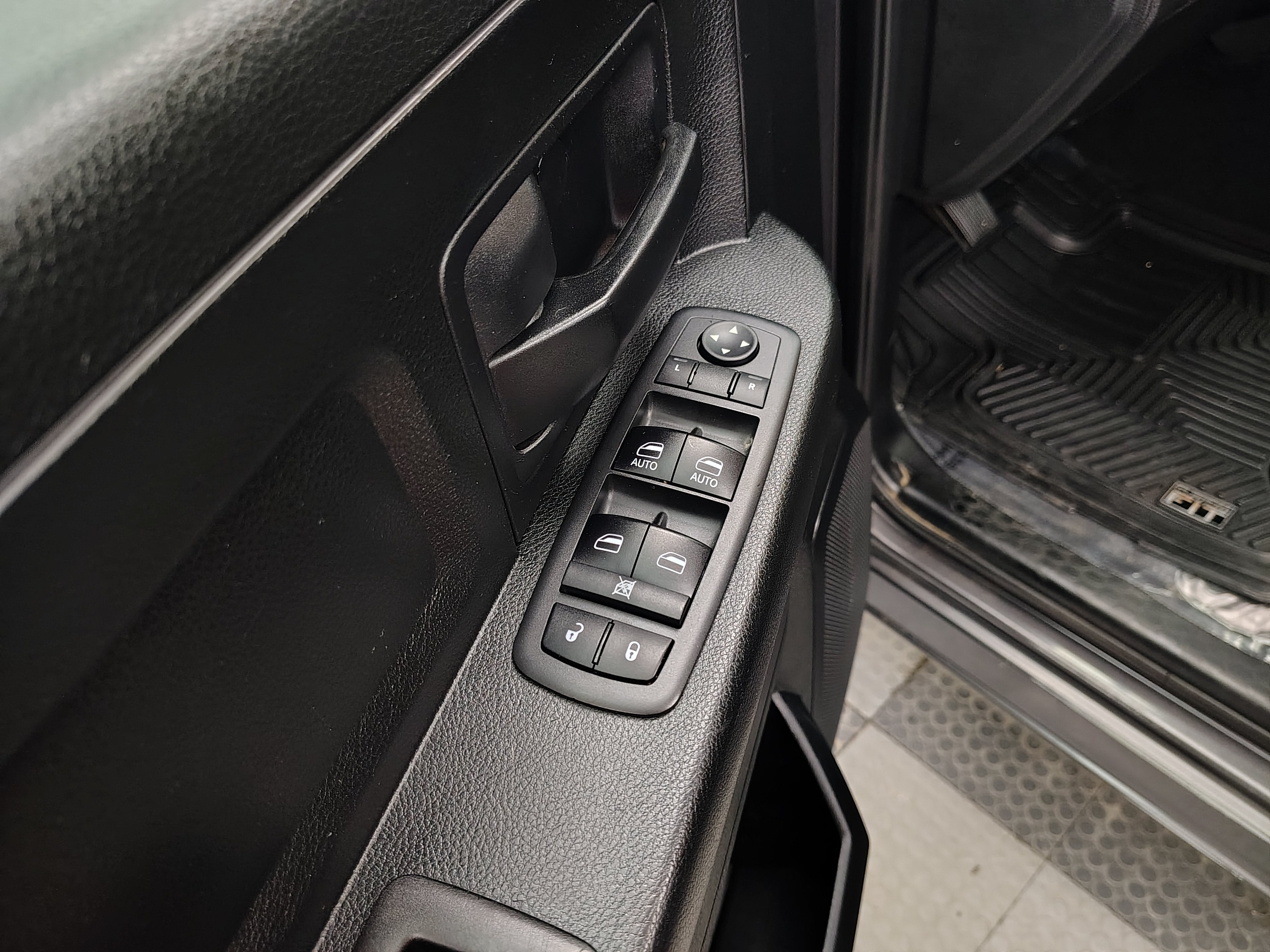 2018 RAM 1500 ST