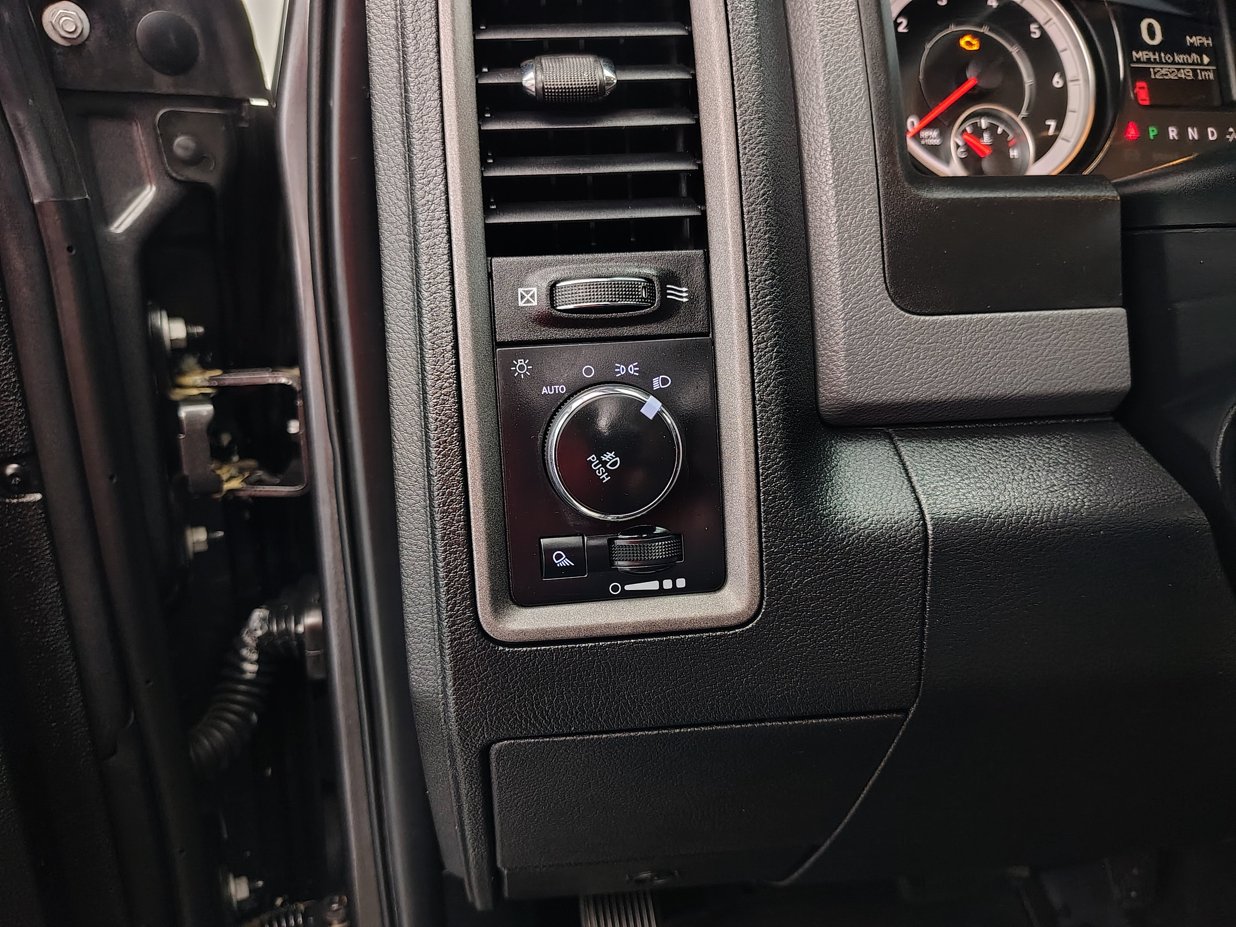 2018 RAM 1500 ST