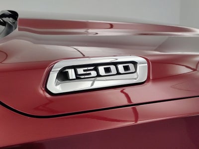 2020 RAM 1500 Laramie Crew Cab 4x4 5'7' Box