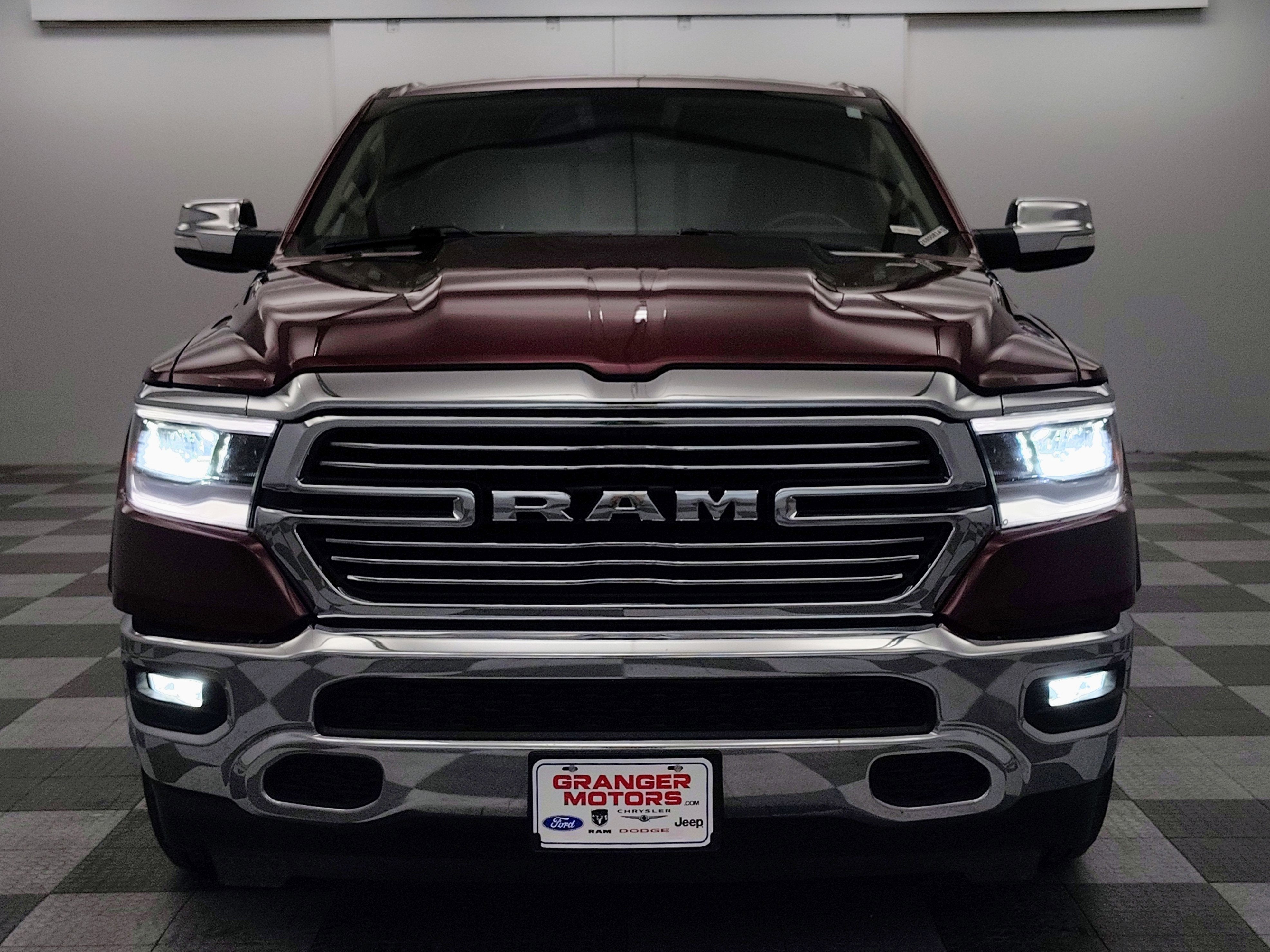 2020 RAM 1500 Laramie Crew Cab 4x4 5'7' Box