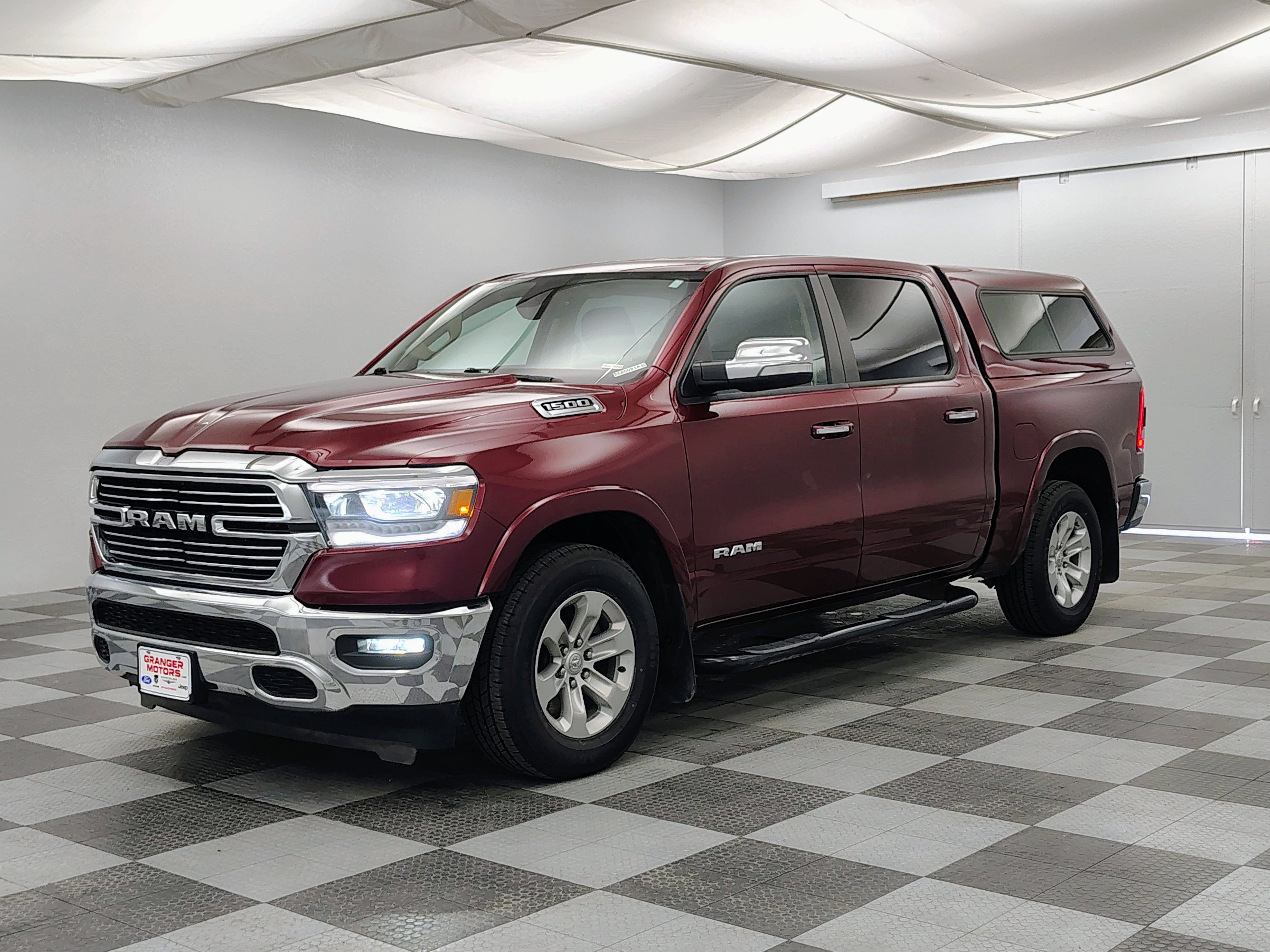 2020 RAM 1500 Laramie Crew Cab 4x4 5'7' Box