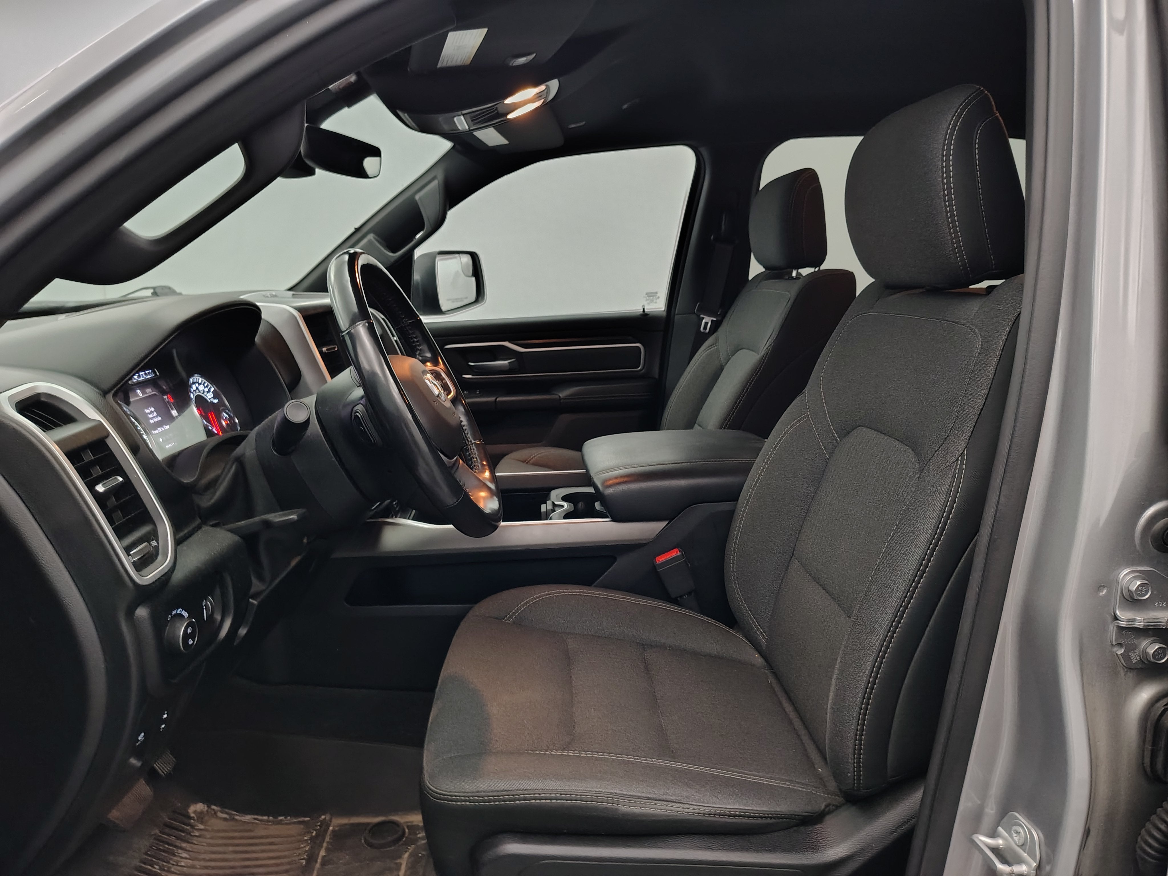 2020 RAM 1500 Big Horn Crew Cab 4x4 5'7' Box