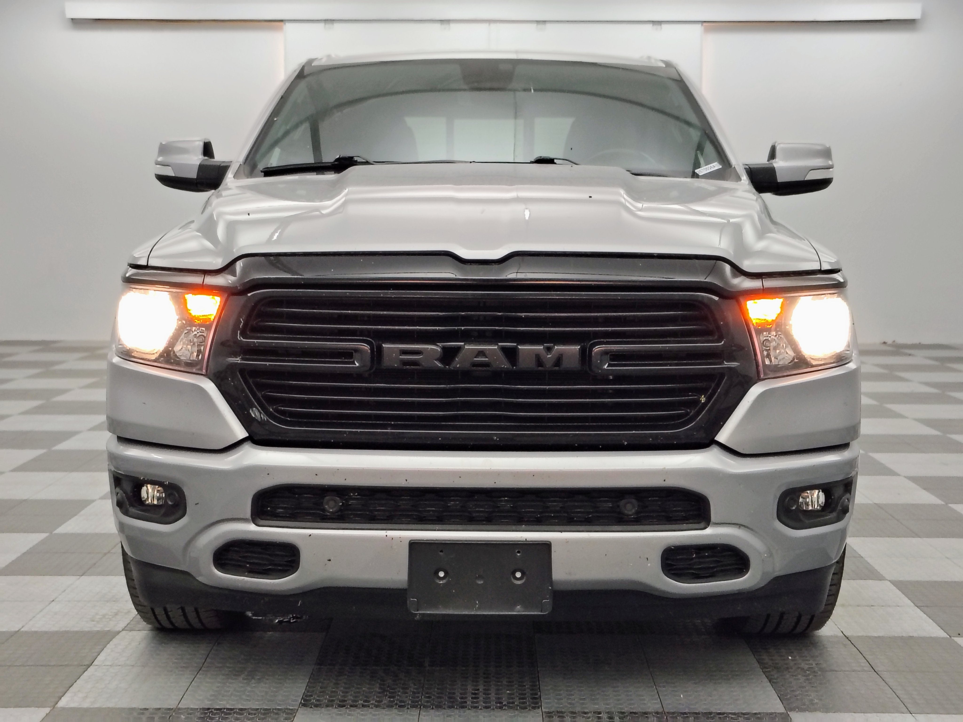 2020 RAM 1500 Big Horn Crew Cab 4x4 5'7' Box