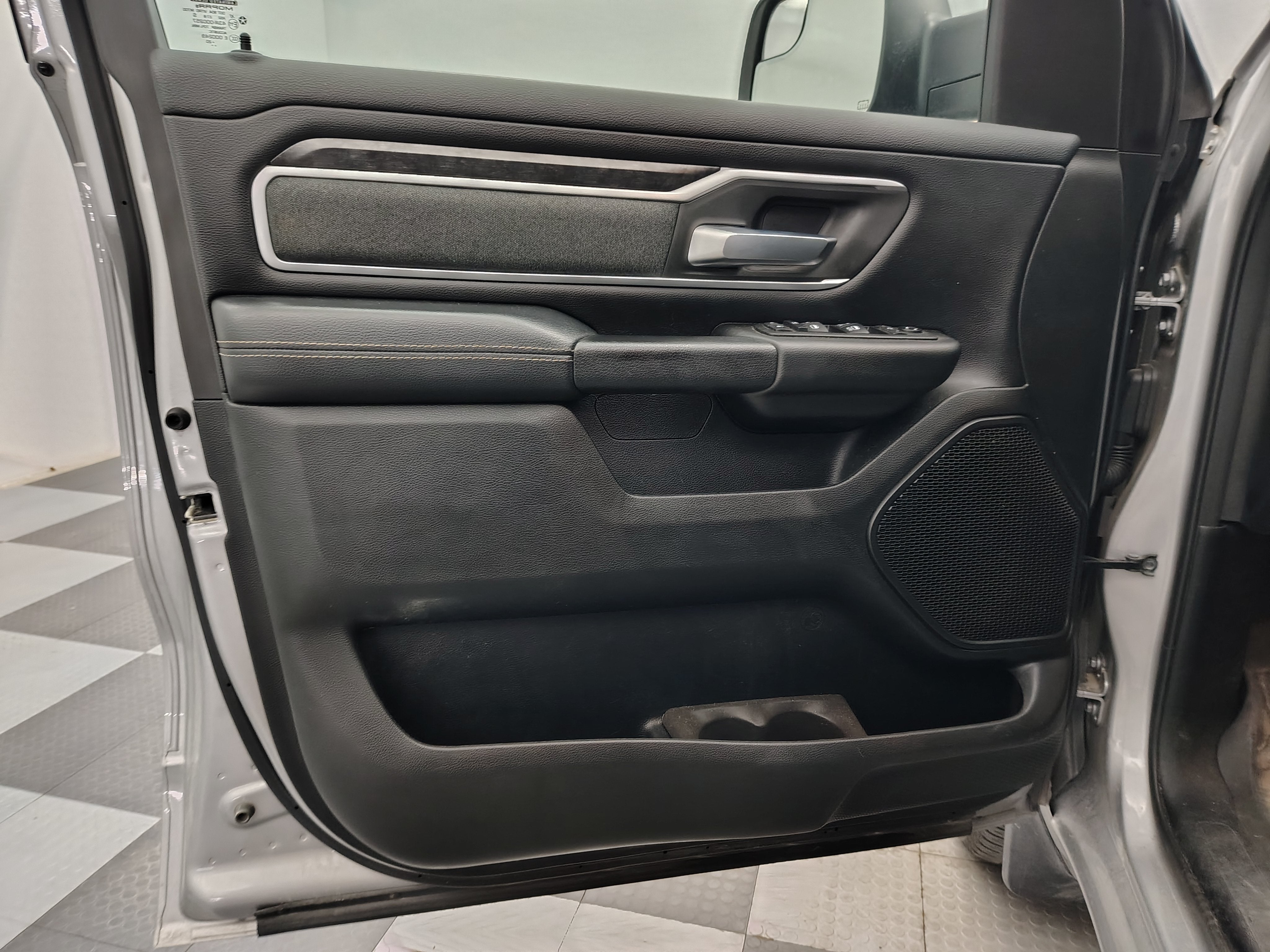 2020 RAM 1500 Big Horn Crew Cab 4x4 5'7' Box