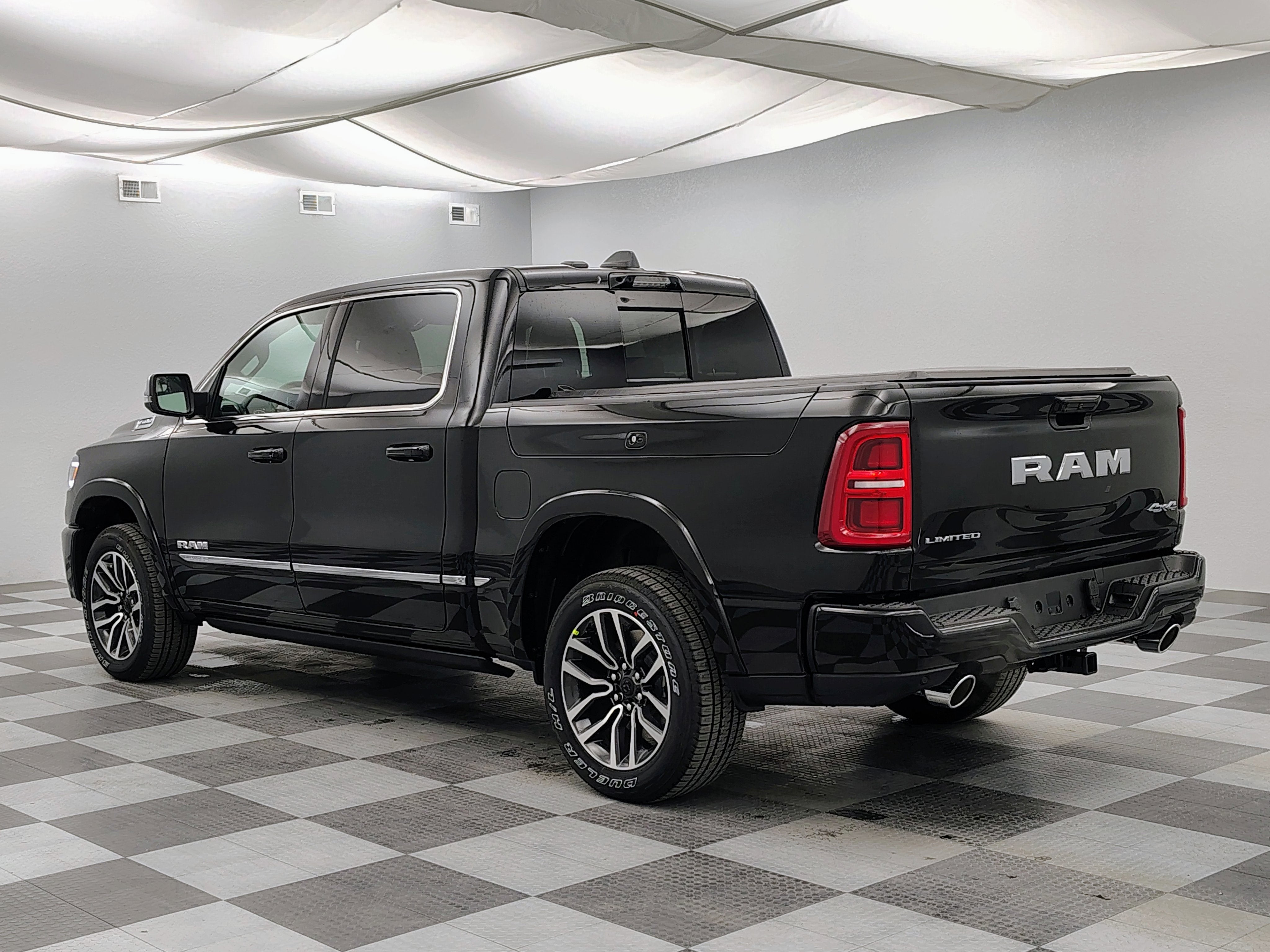 2026 RAM Ram 1500 RAM 1500 LIMITED CREW CAB 4X4 5'7' BOX