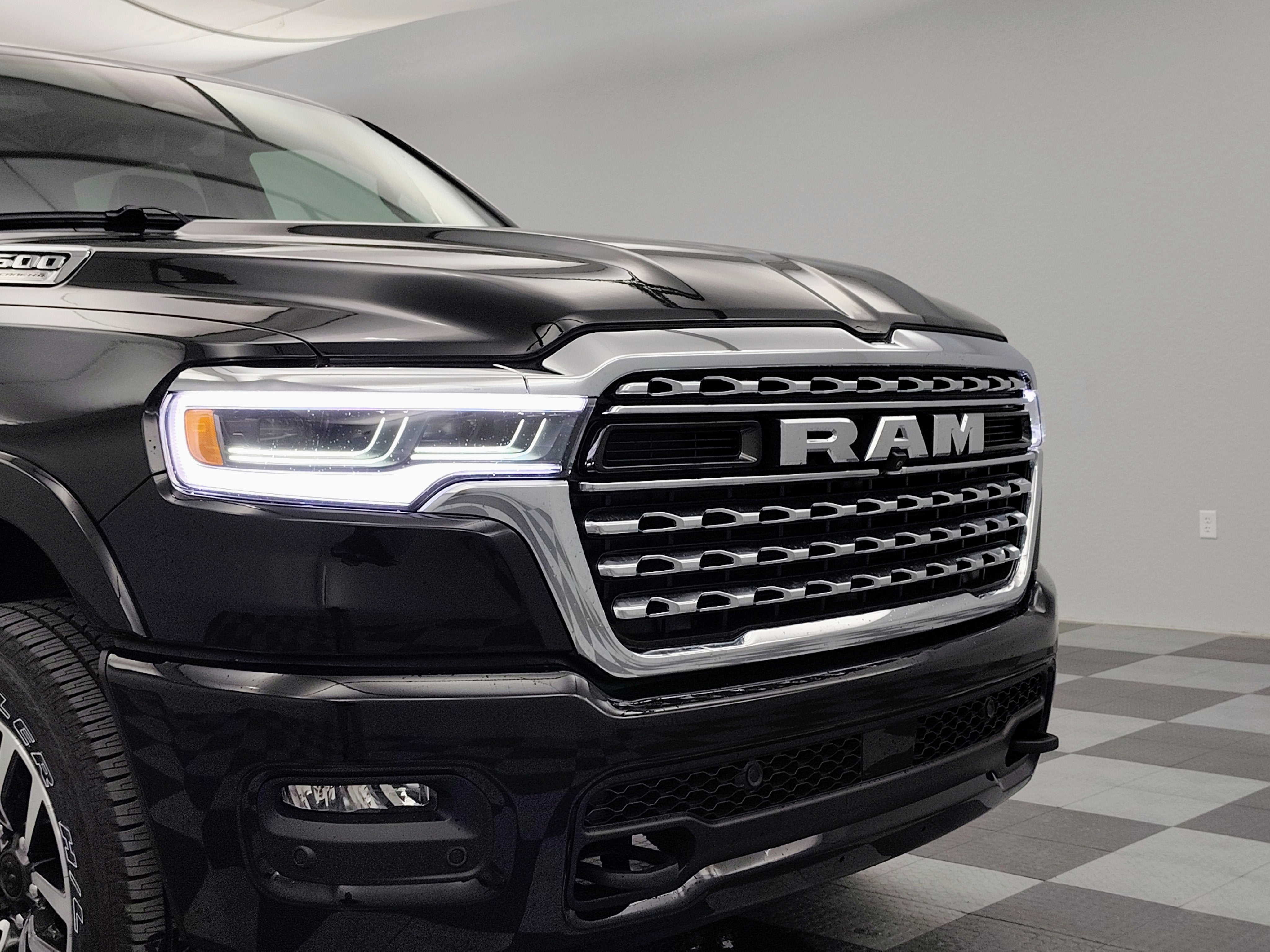 2026 RAM Ram 1500 RAM 1500 LIMITED CREW CAB 4X4 5'7' BOX