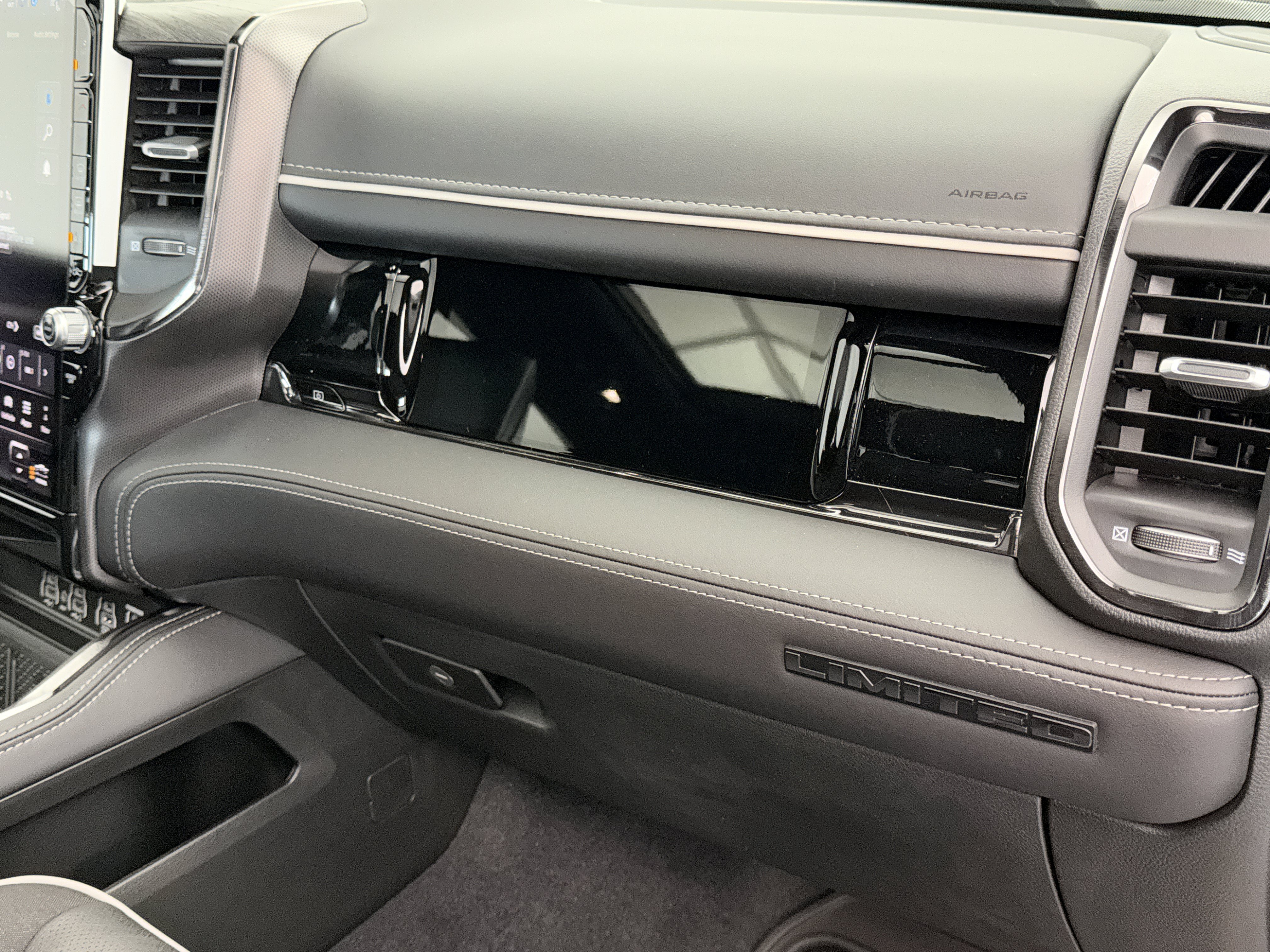 2027 RAM 1500 Limited