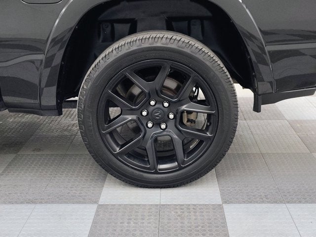 2020 RAM 1500 Laramie Crew Cab 4x4 5'7' Box