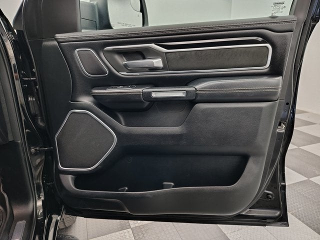 2020 RAM 1500 Laramie Crew Cab 4x4 5'7' Box