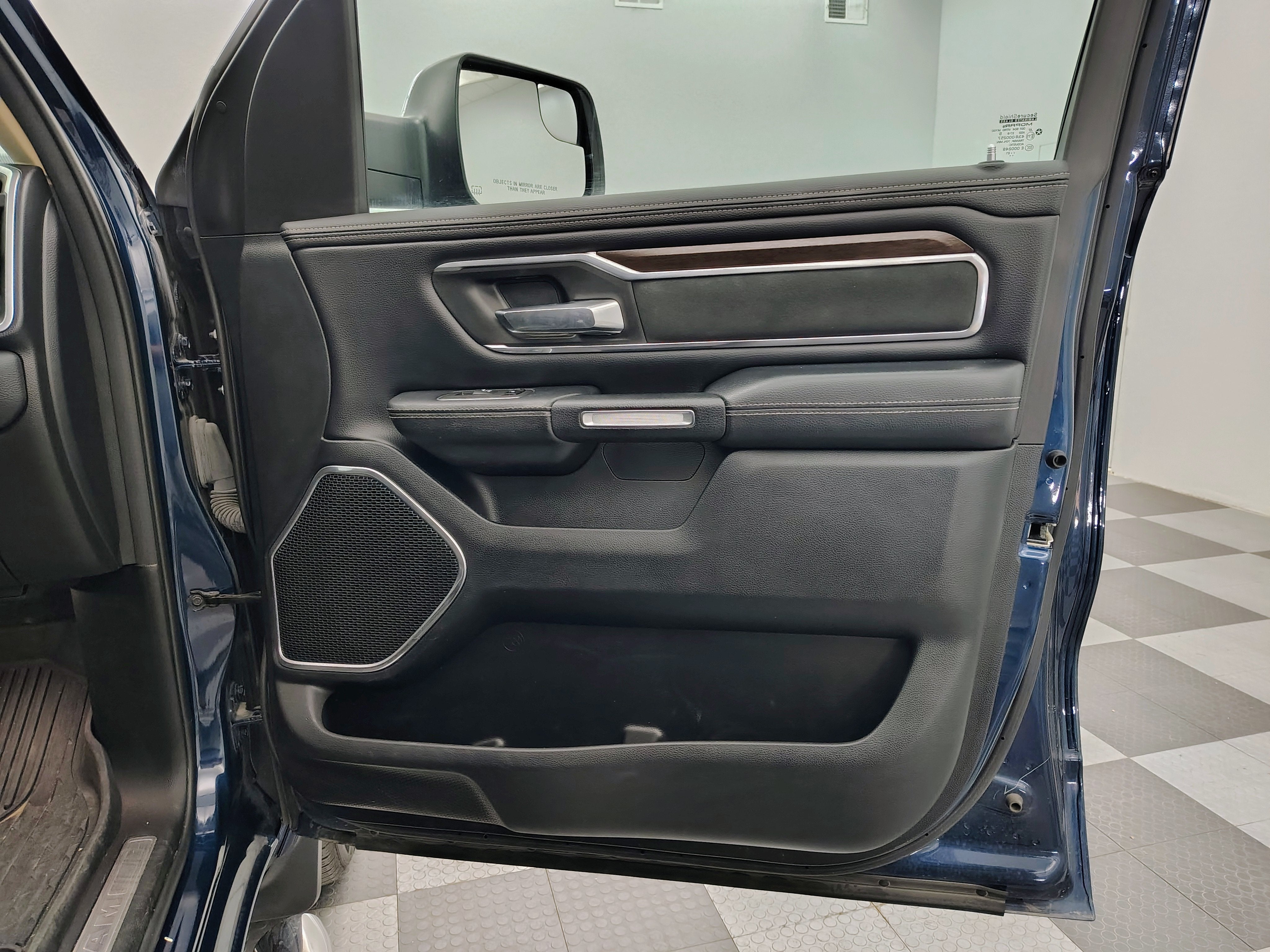 2021 RAM 1500 Laramie Crew Cab 4x4 5'7' Box