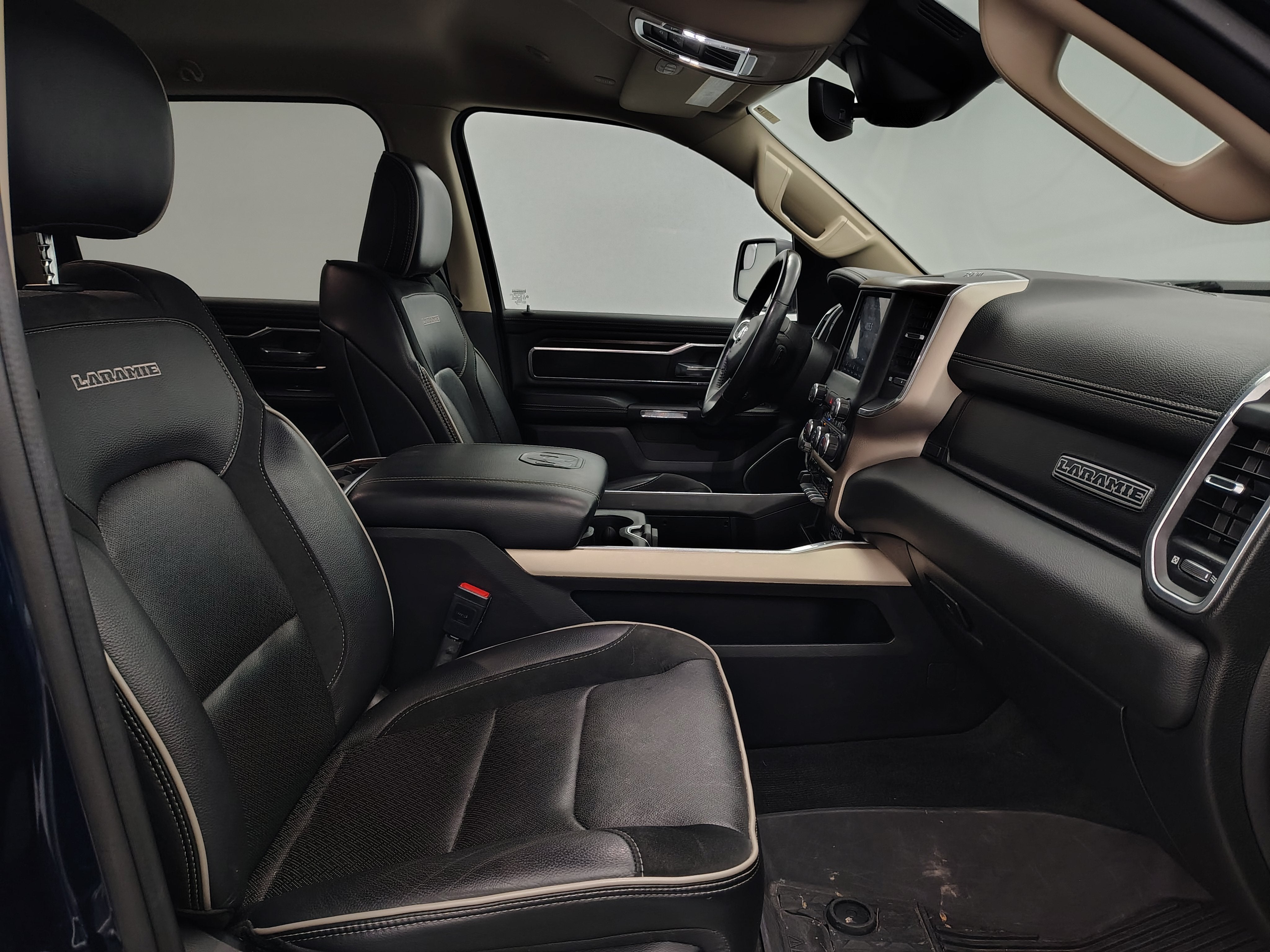 2021 RAM 1500 Laramie Crew Cab 4x4 5'7' Box