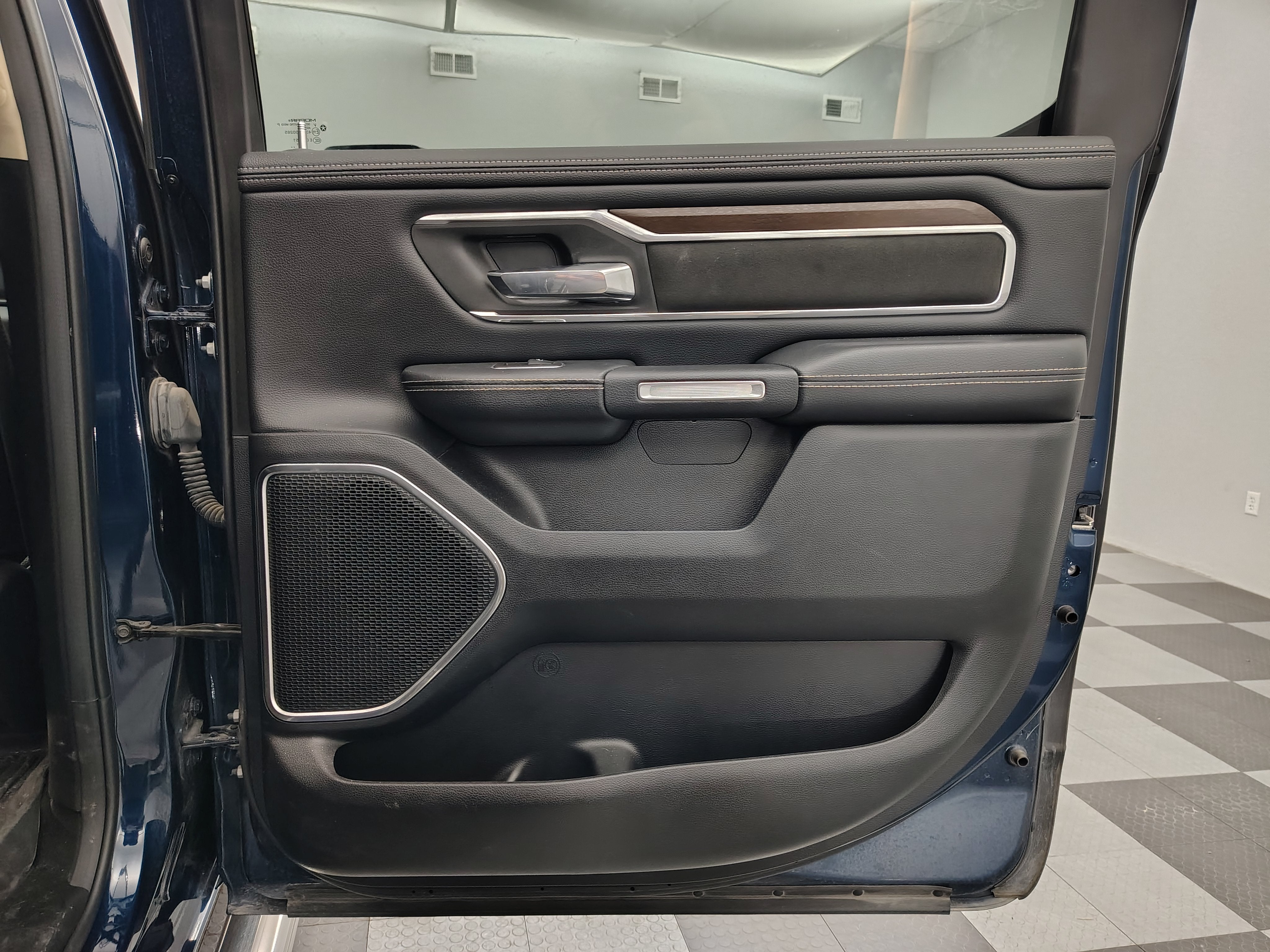2021 RAM 1500 Laramie Crew Cab 4x4 5'7' Box