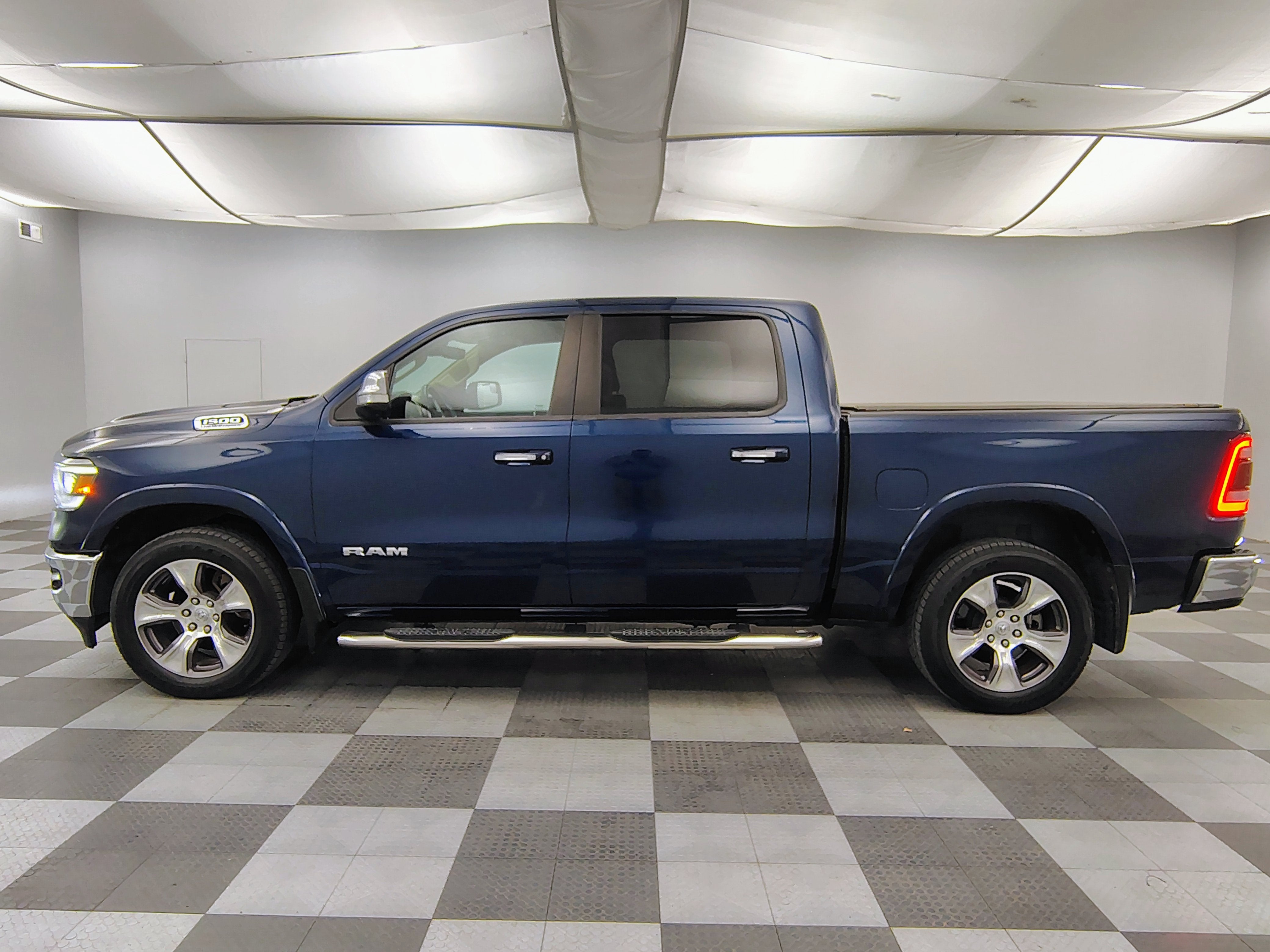 2021 RAM 1500 Laramie Crew Cab 4x4 5'7' Box