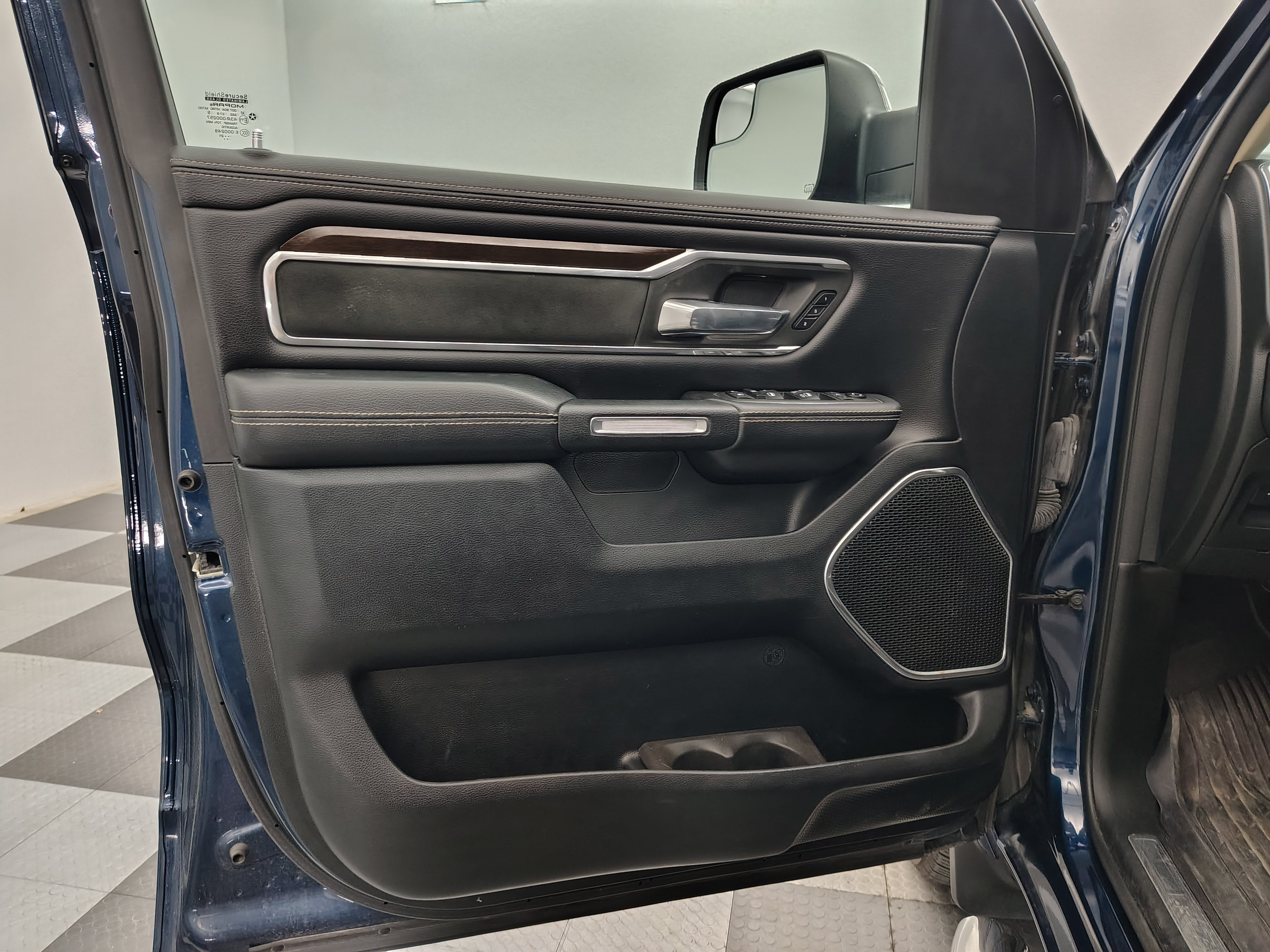 2021 RAM 1500 Laramie Crew Cab 4x4 5'7' Box