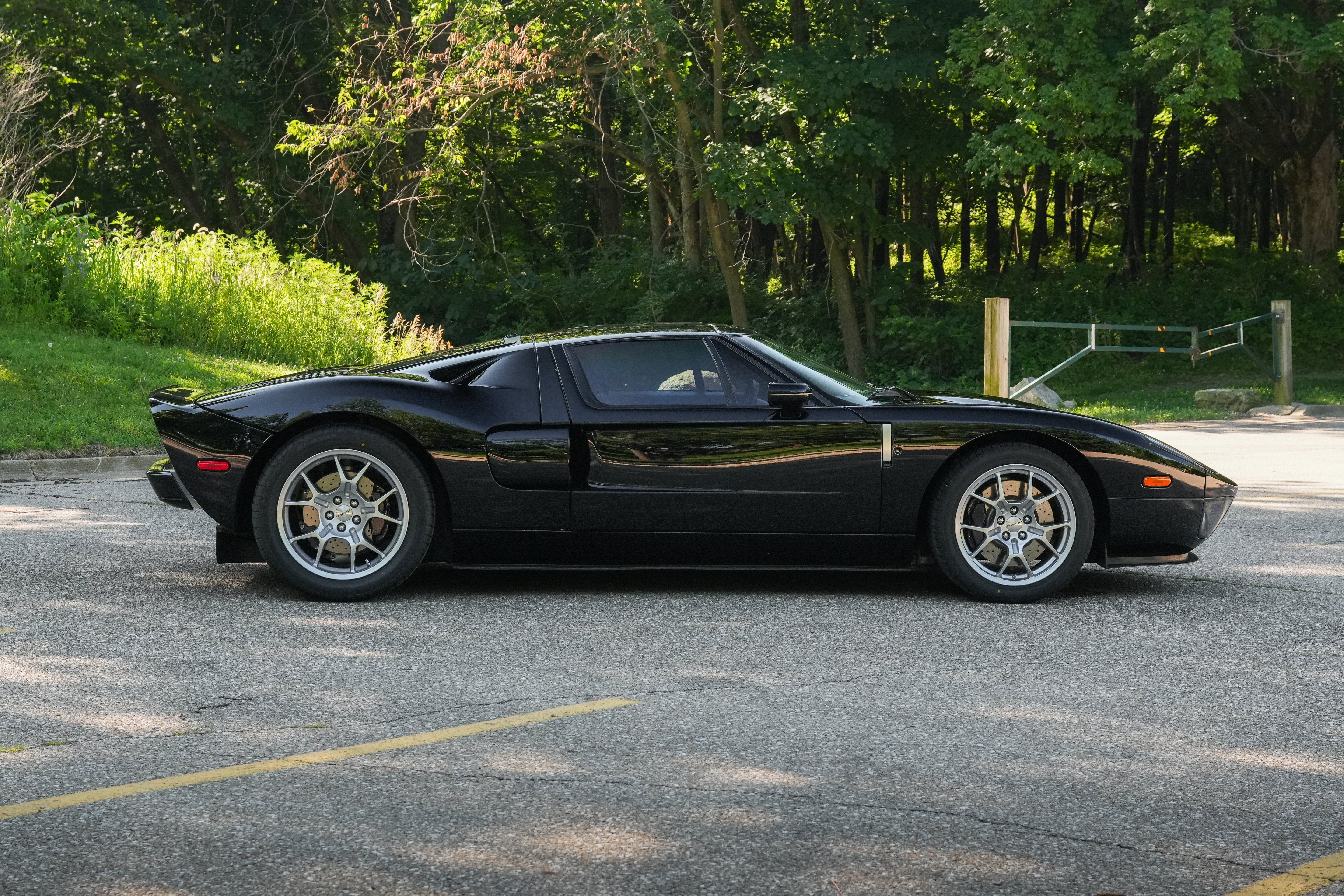 2005 Ford GT Base
