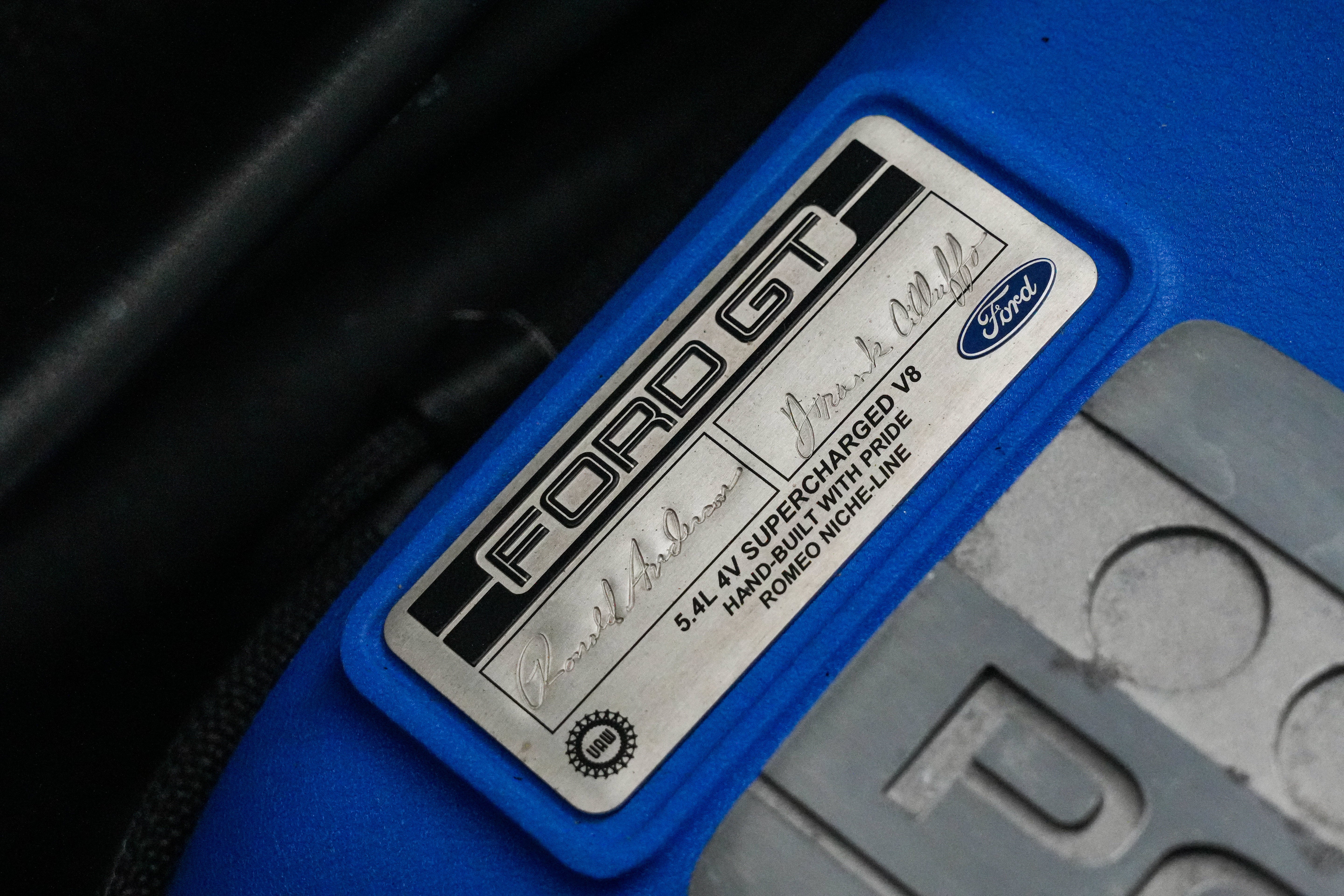 2005 Ford GT Base