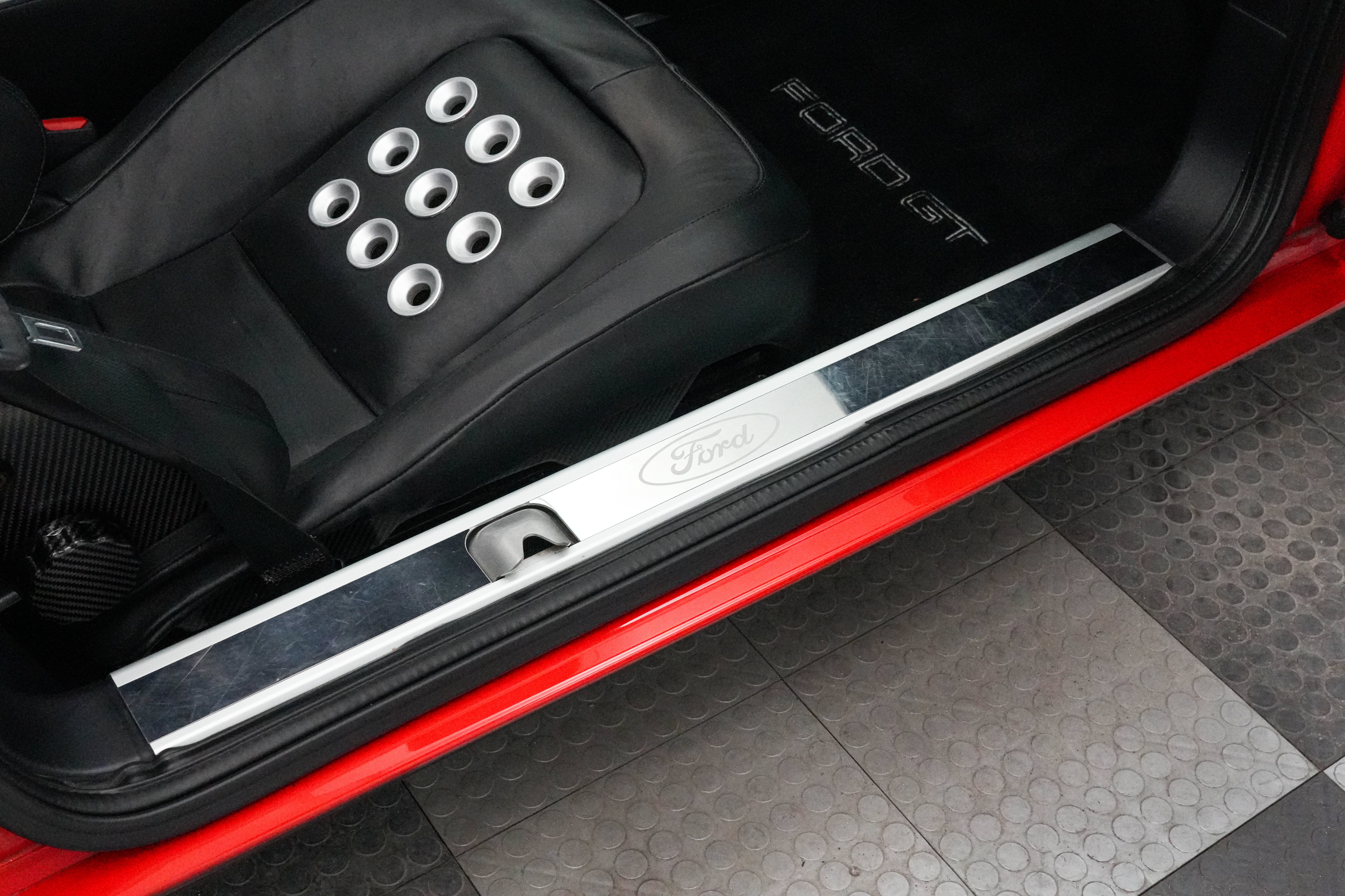 2005 Ford GT Base