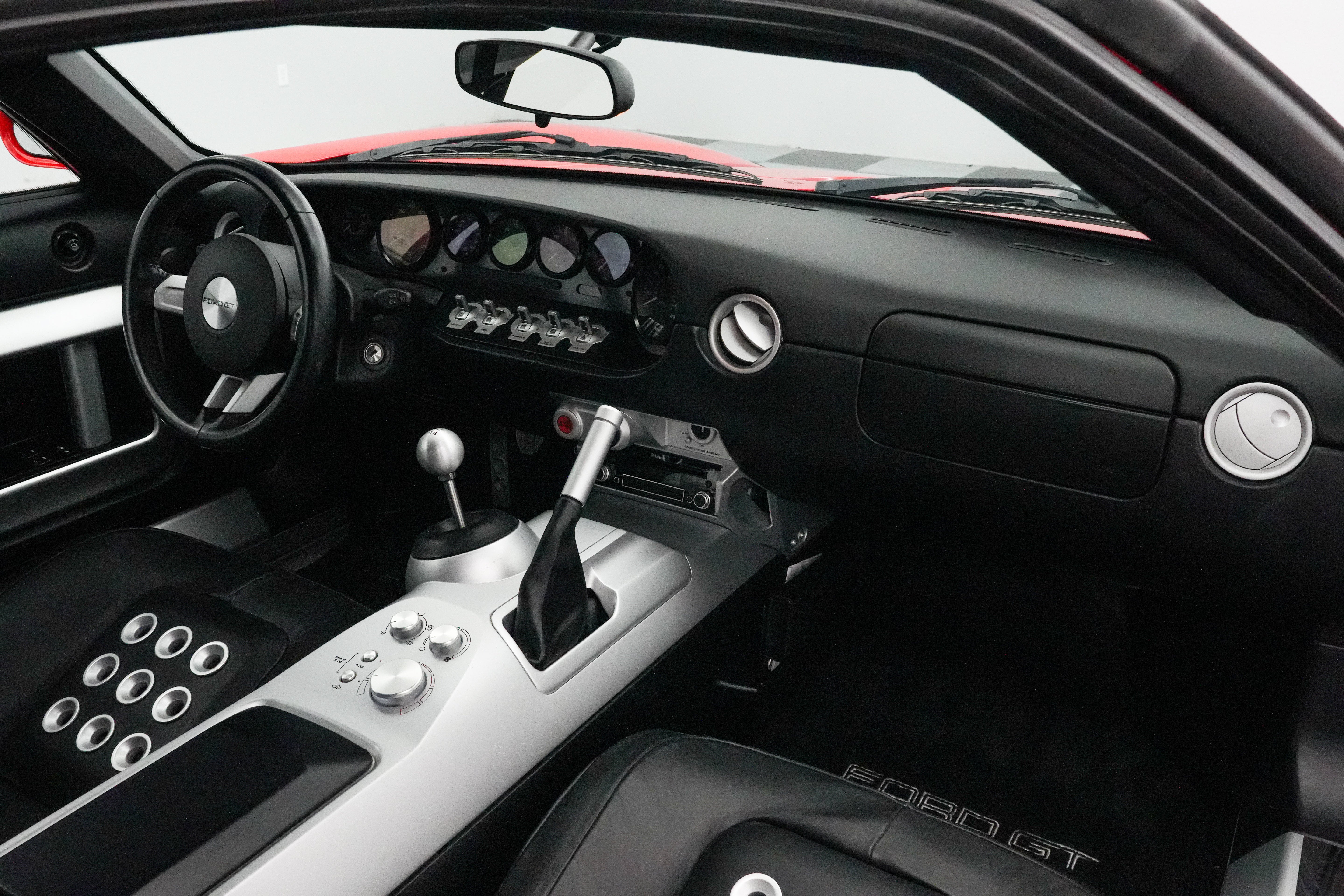 2005 Ford GT Base