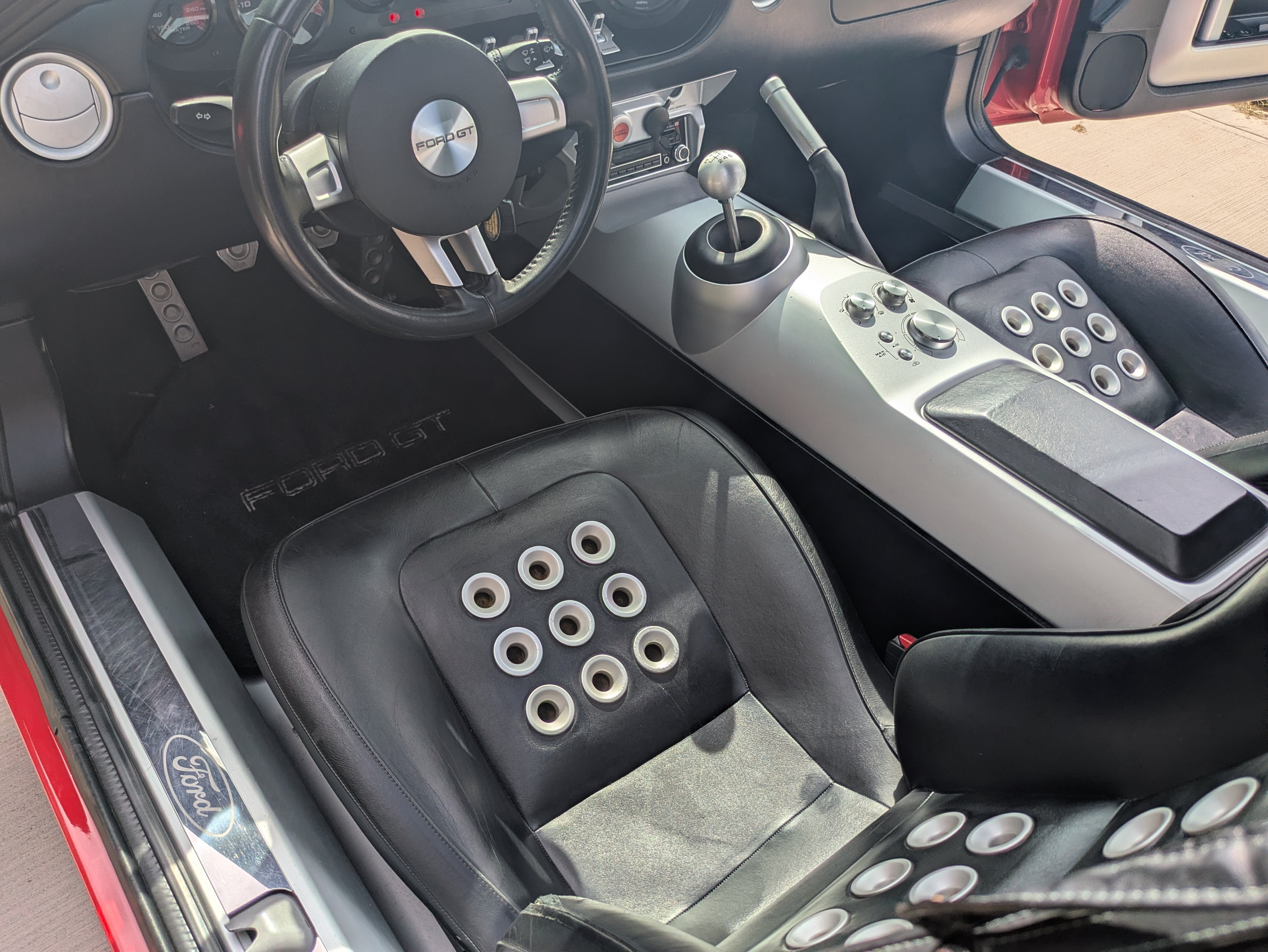 2005 Ford GT Base