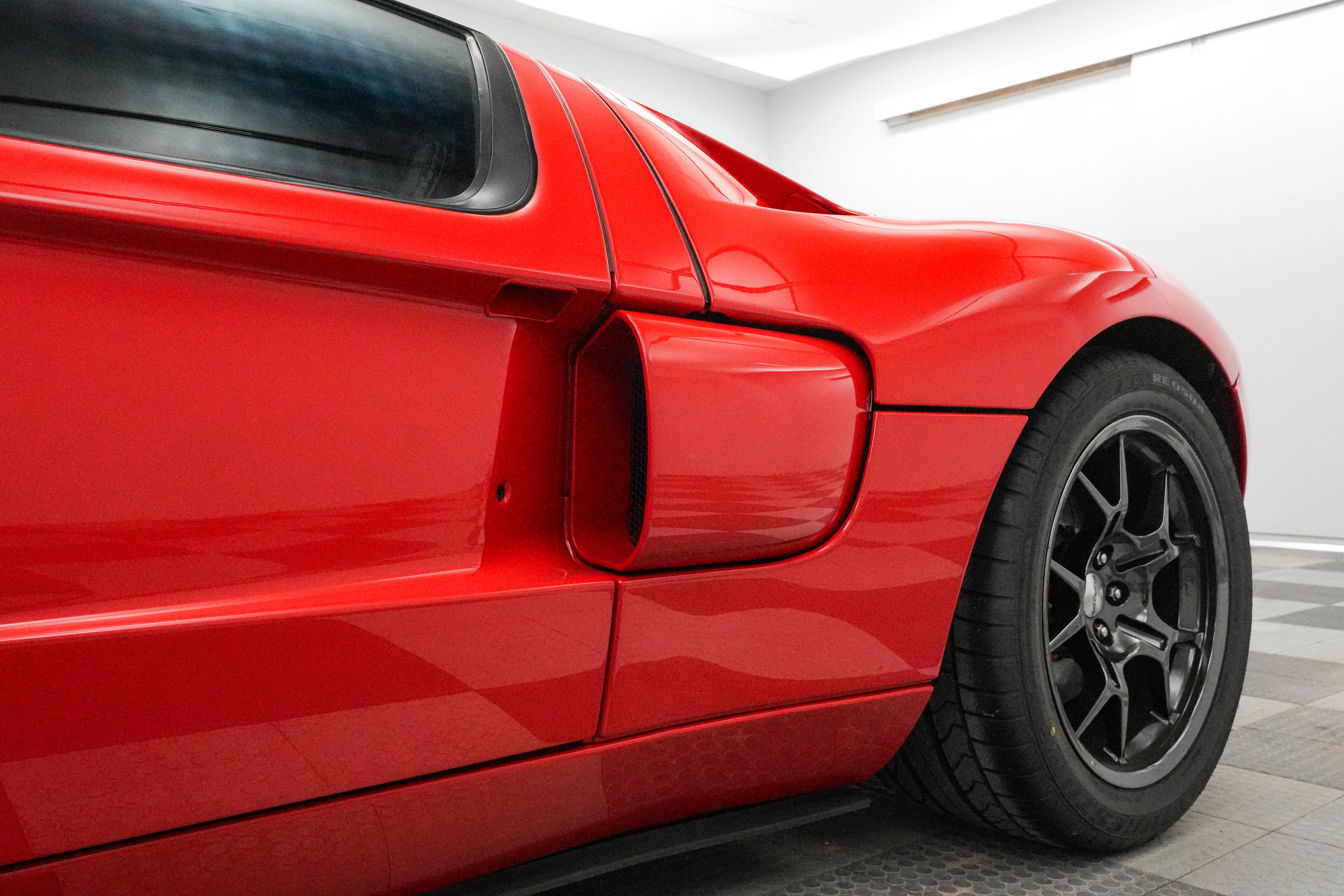 2005 Ford GT Base
