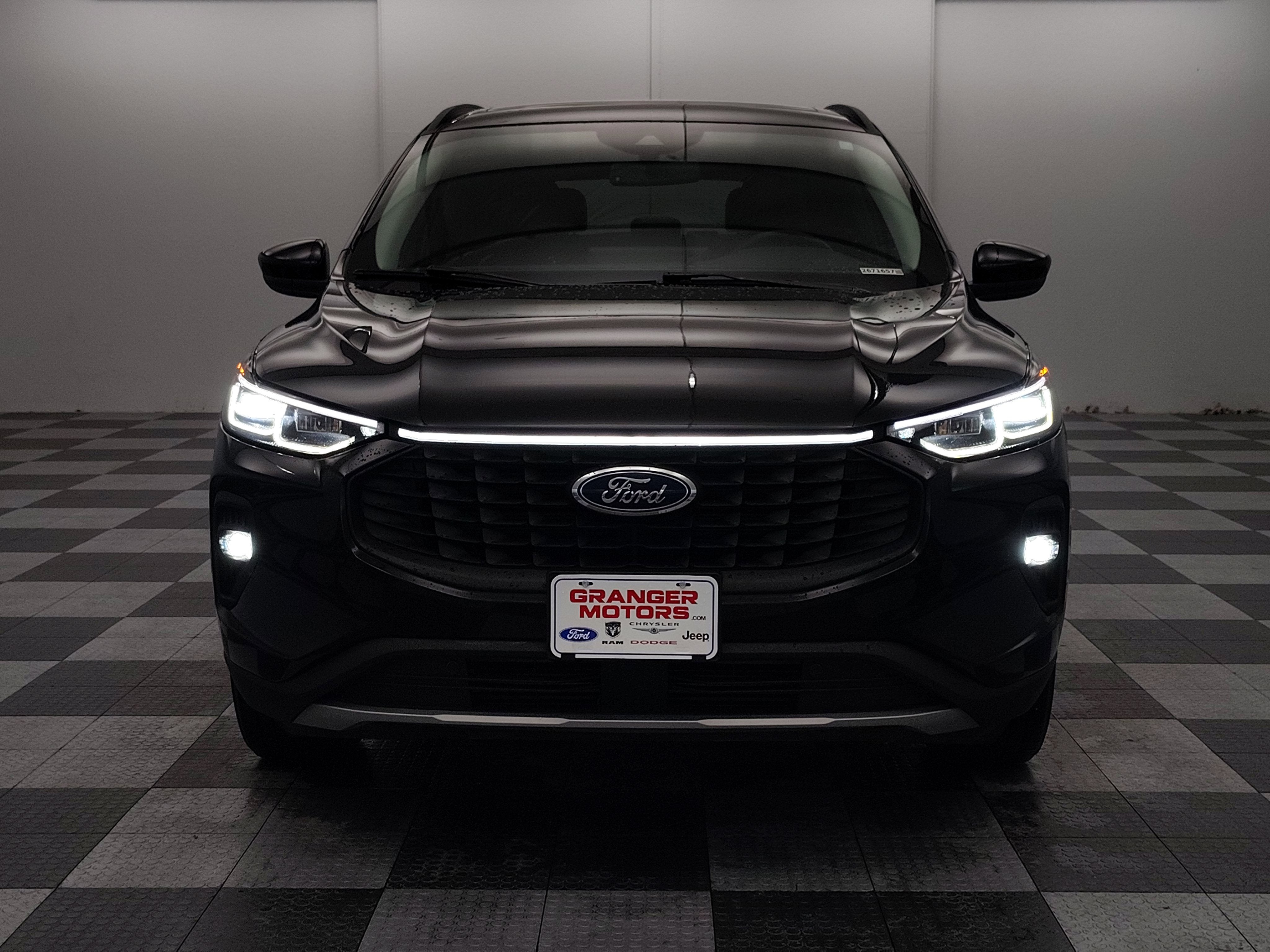 2025 Ford Escape Platinum