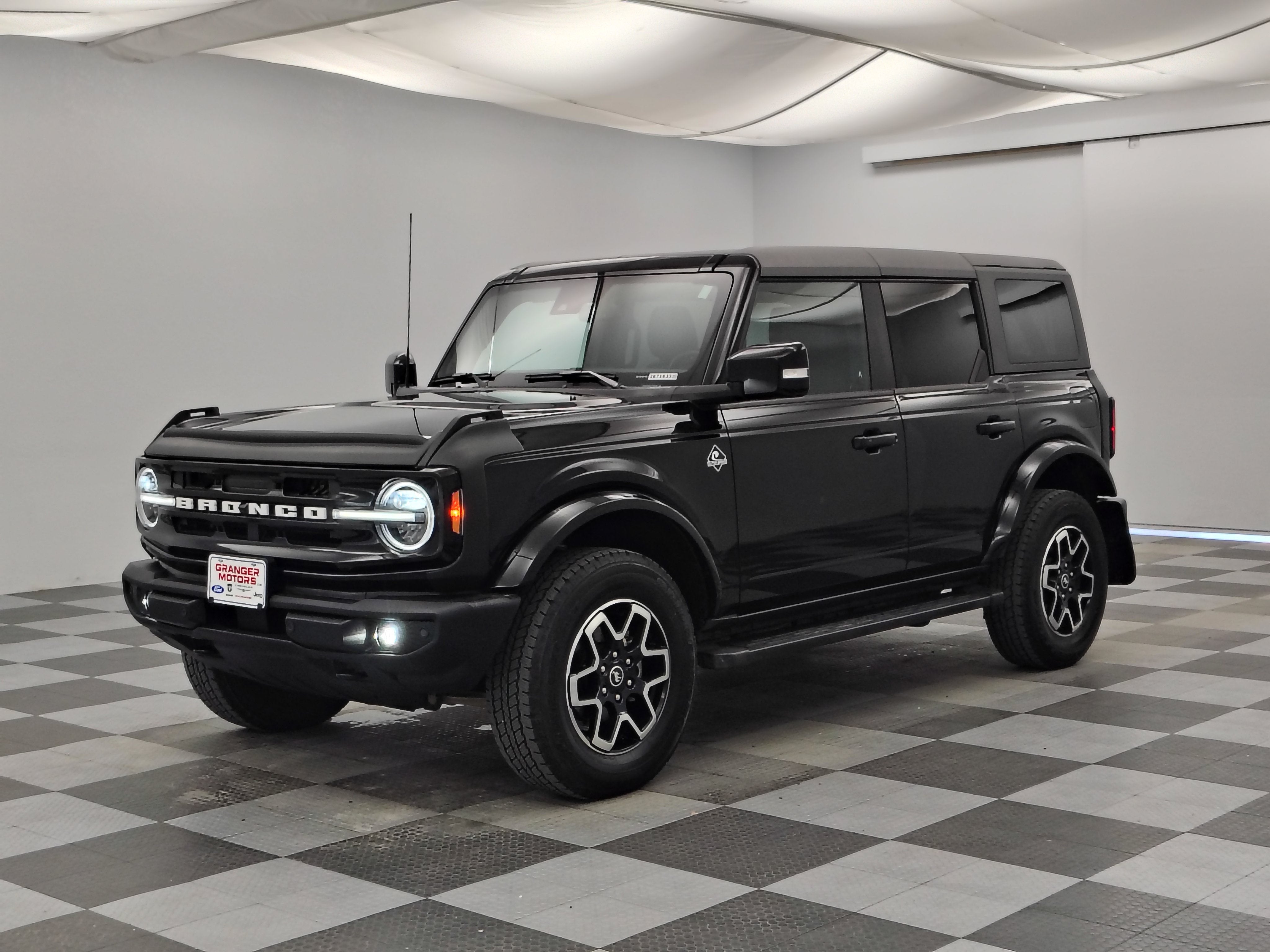 2023 Ford Bronco Outer Banks