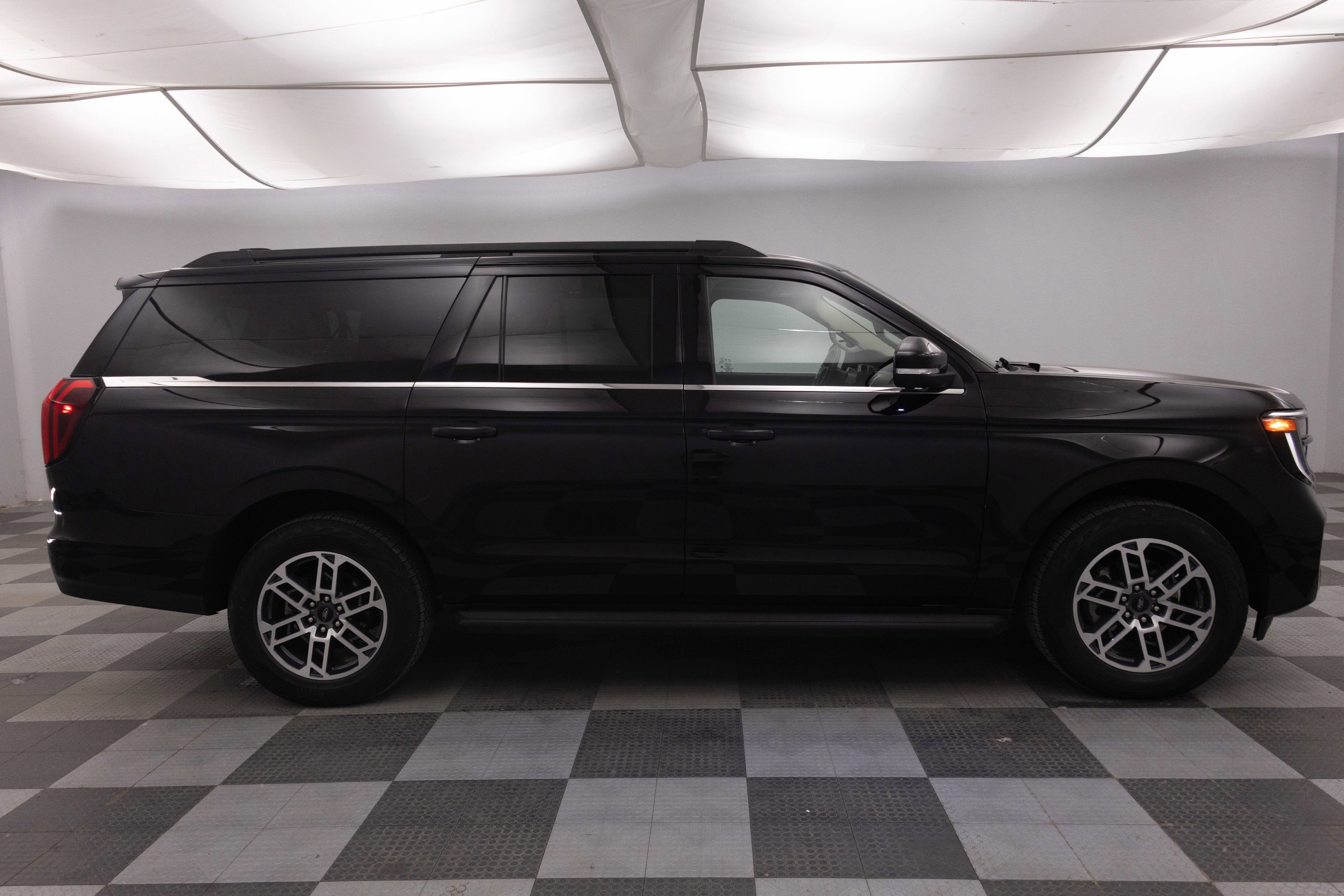 2025 Ford Expedition Active MAX