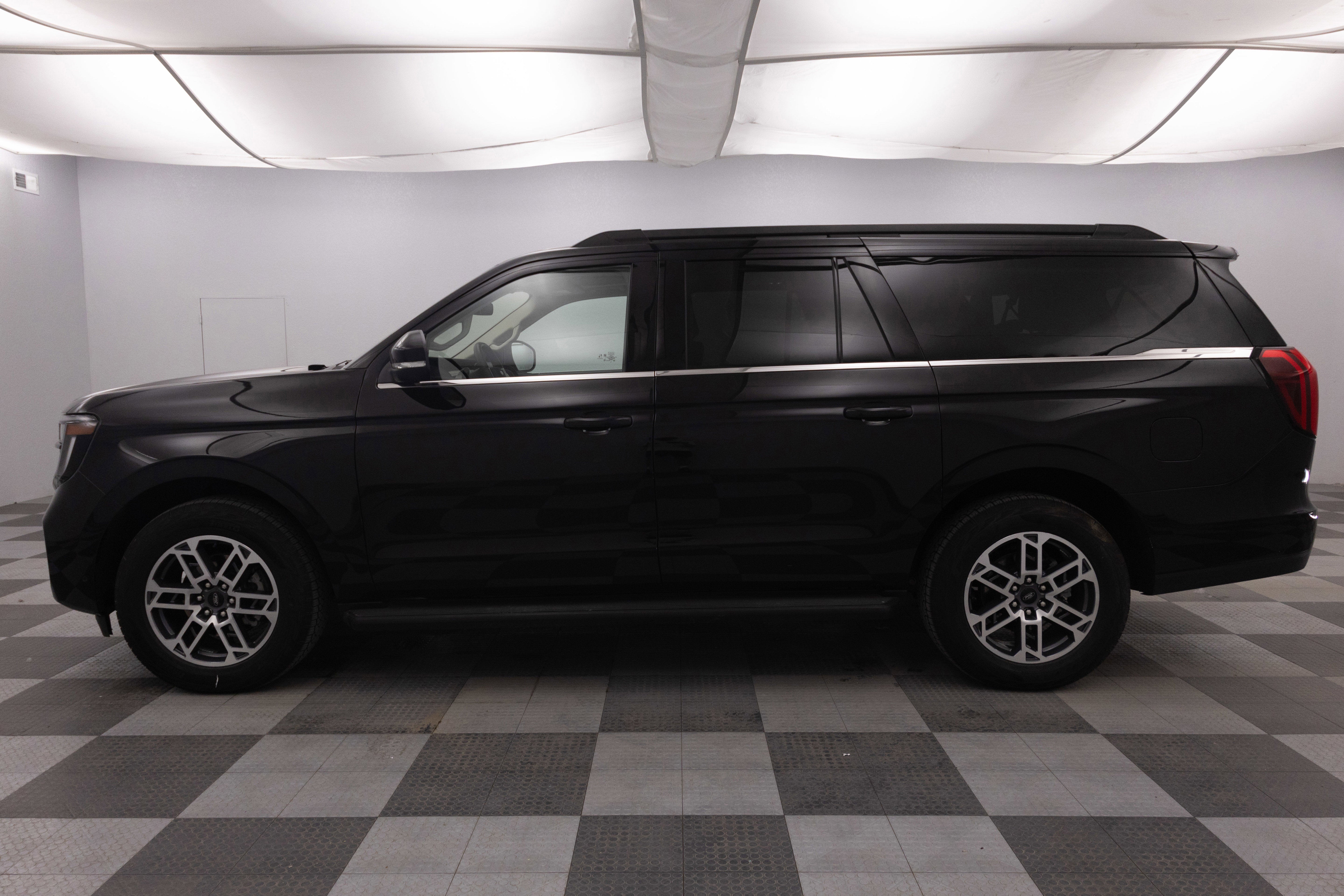 2025 Ford Expedition Active MAX