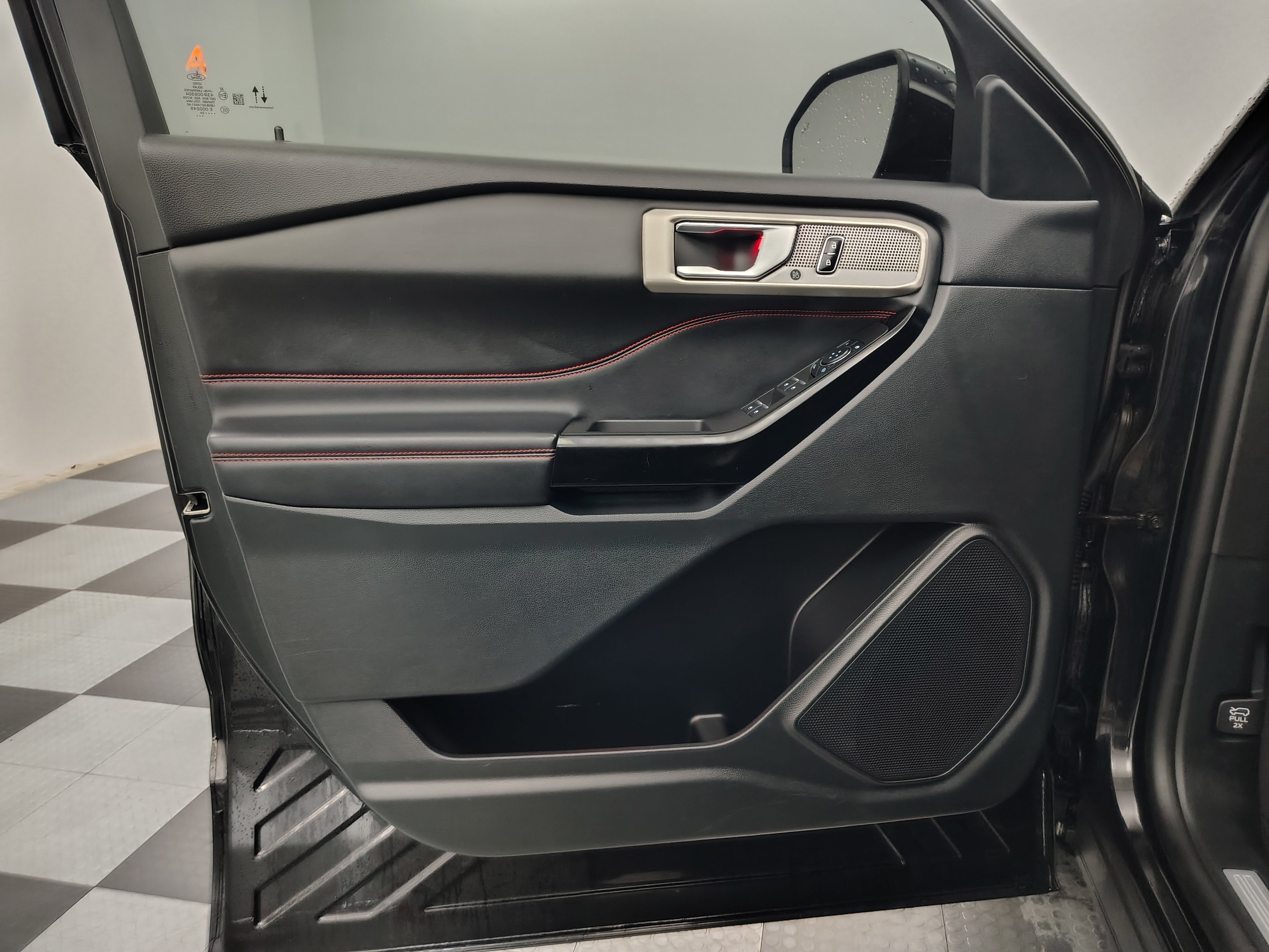 2024 Ford Explorer ST-Line