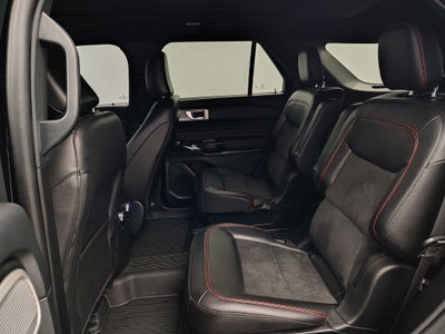 2024 Ford Explorer ST-Line