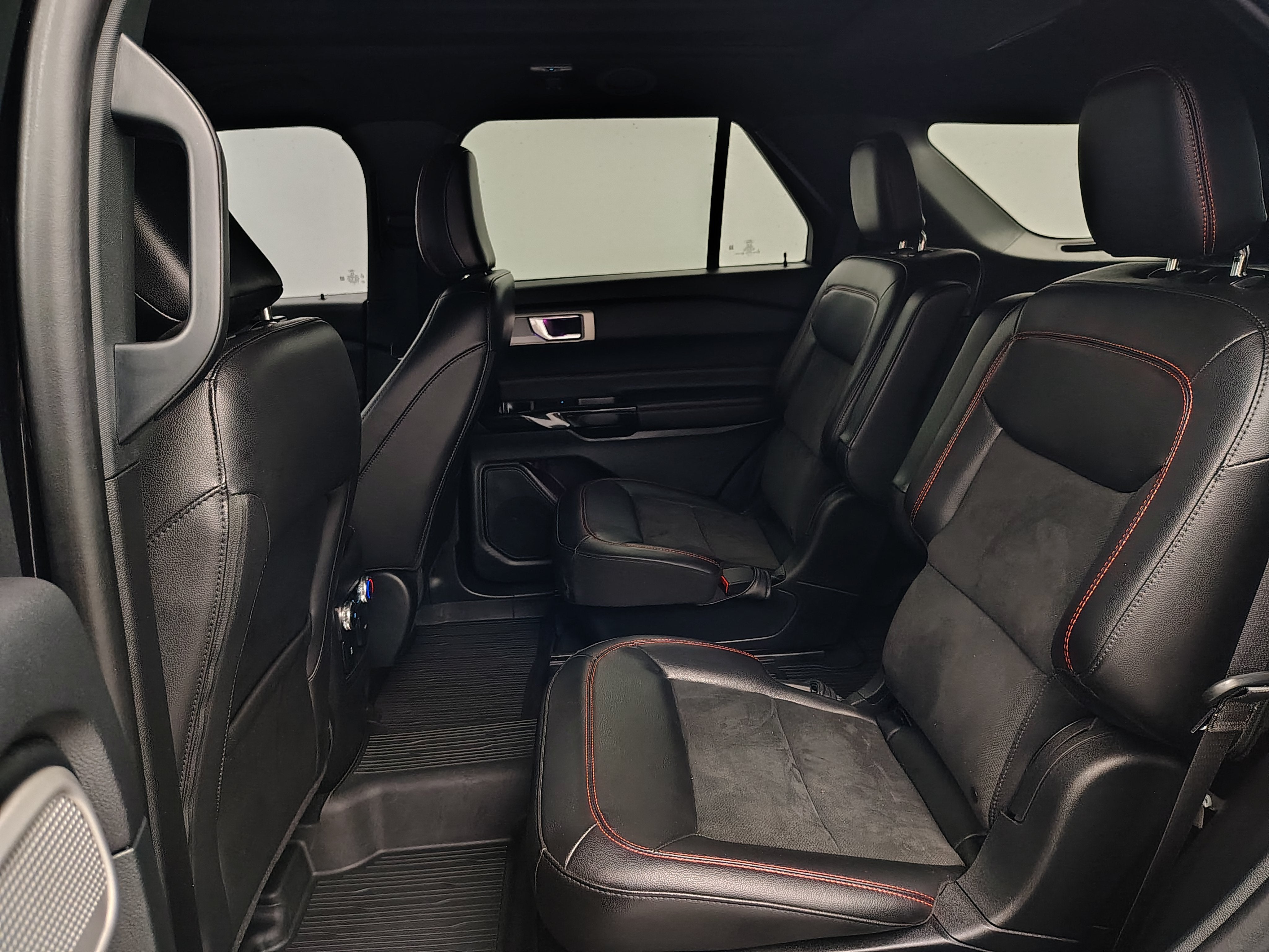 2024 Ford Explorer ST-Line