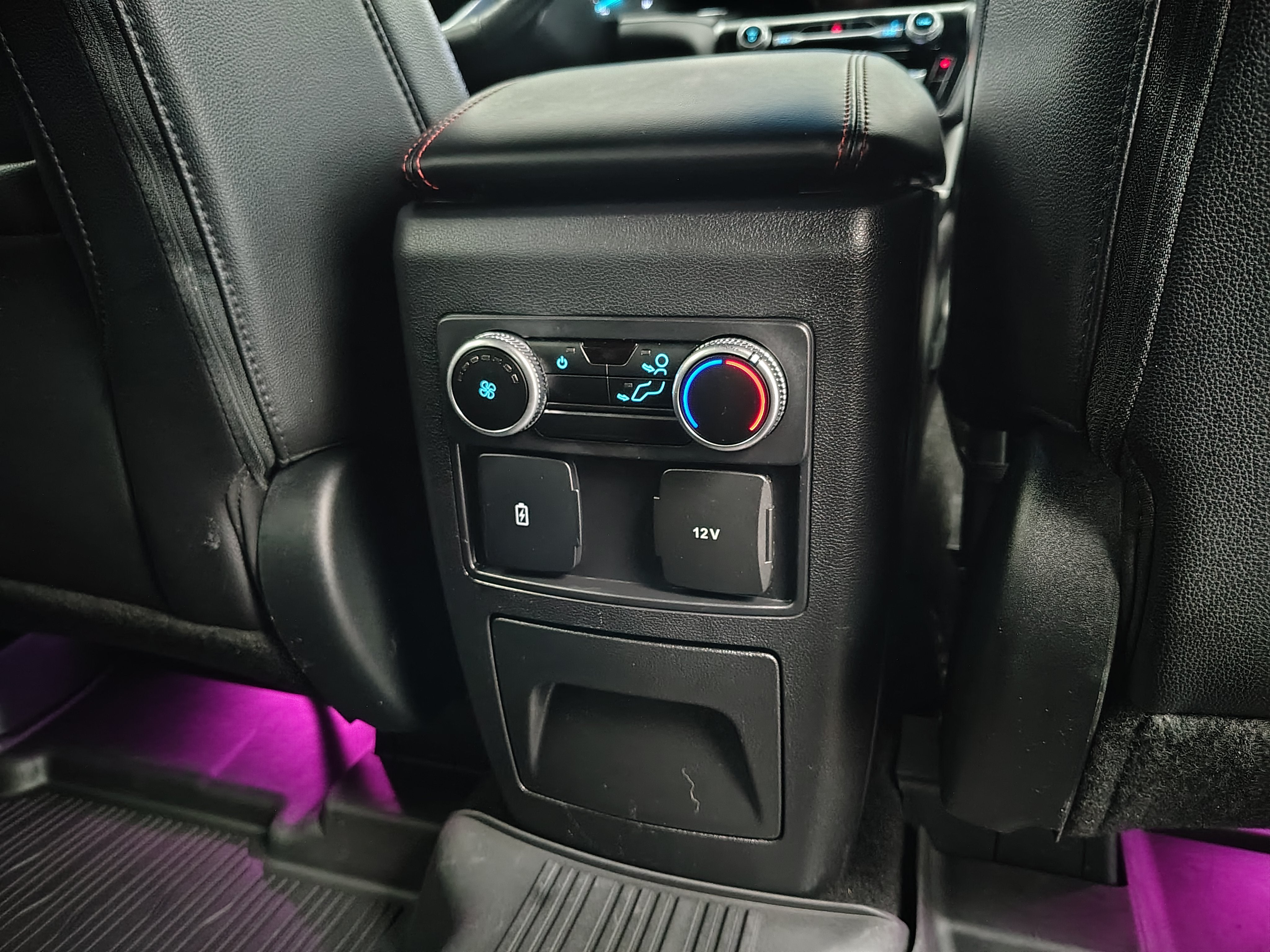2024 Ford Explorer ST-Line