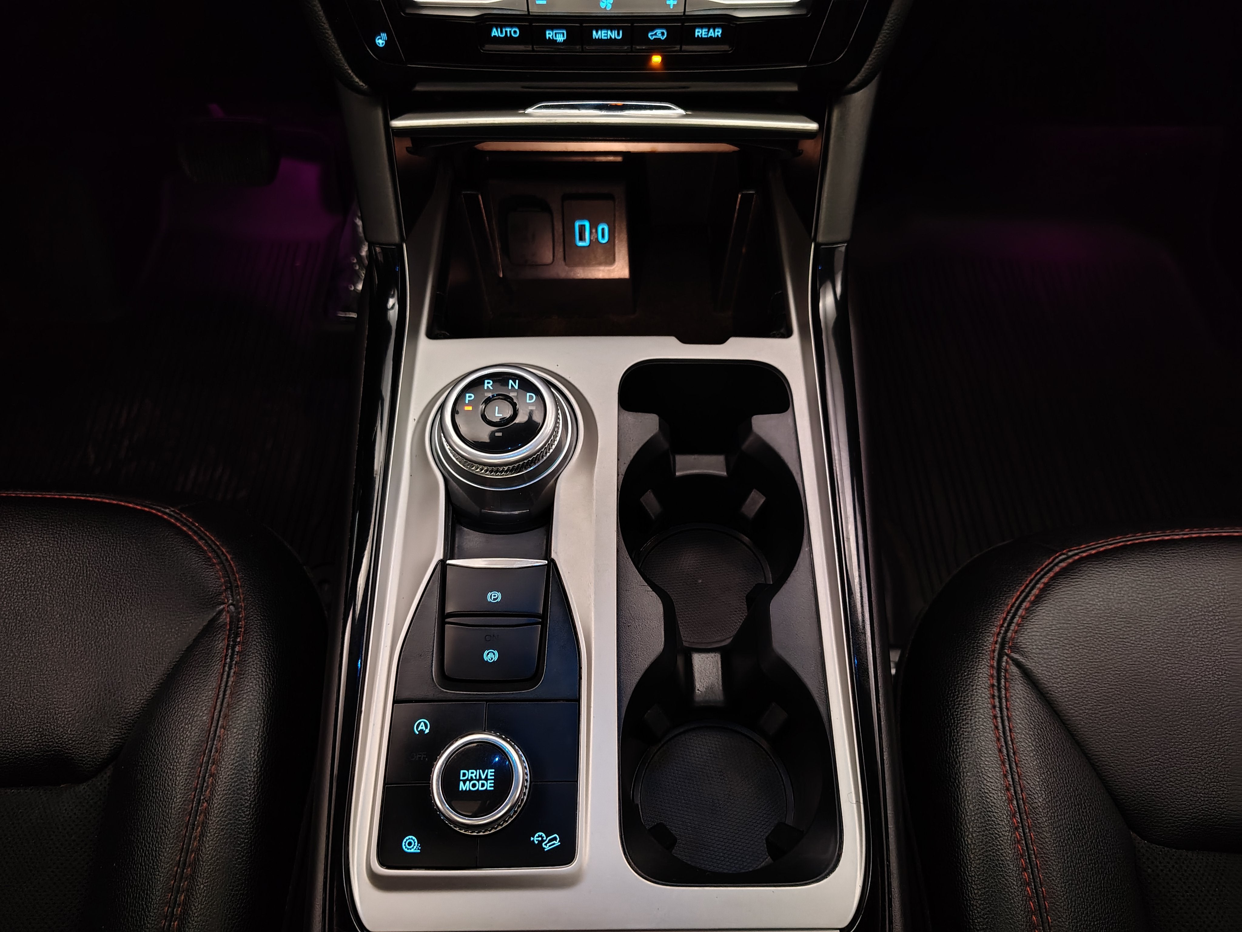 2024 Ford Explorer ST-Line