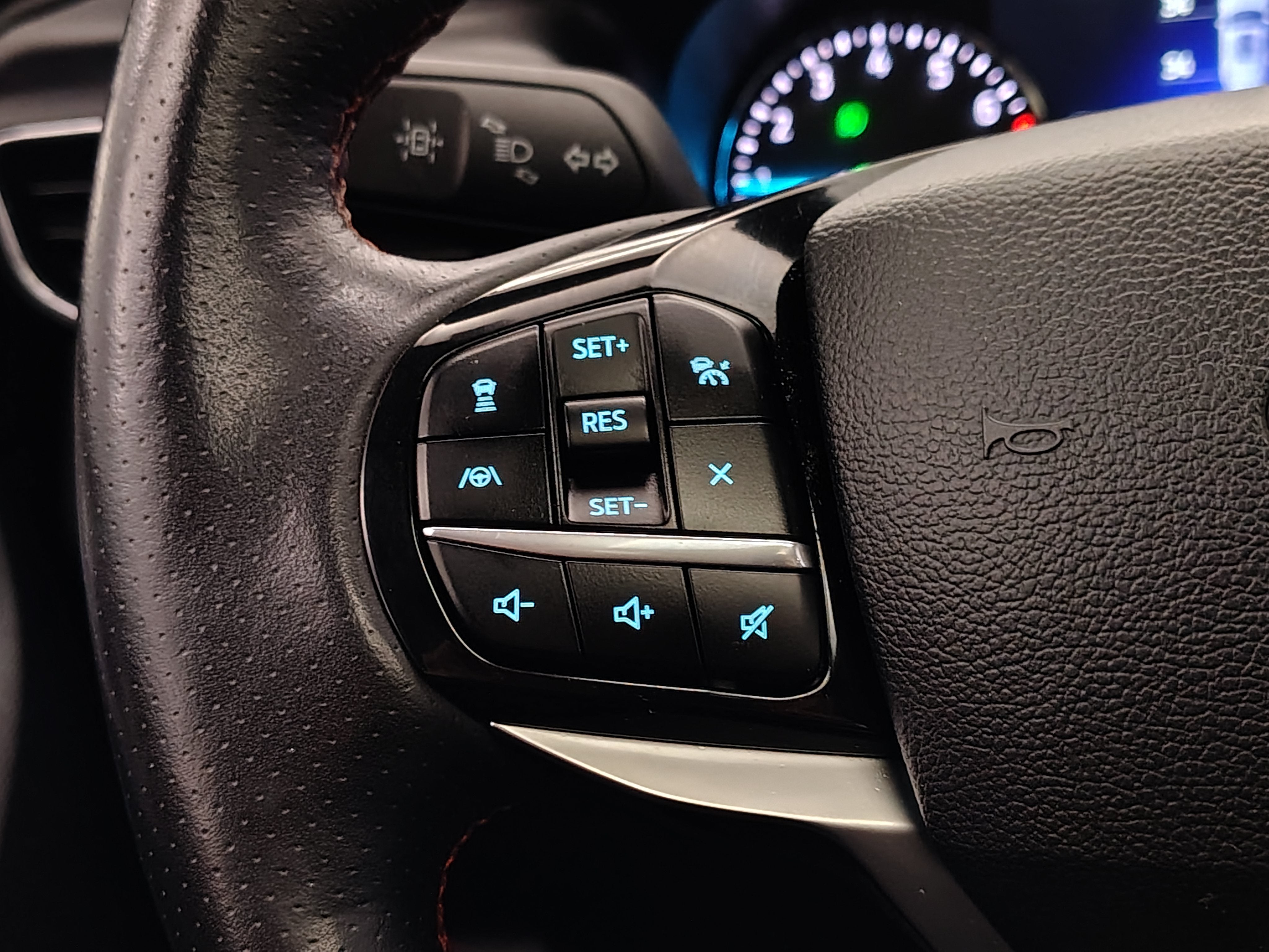 2024 Ford Explorer ST-Line