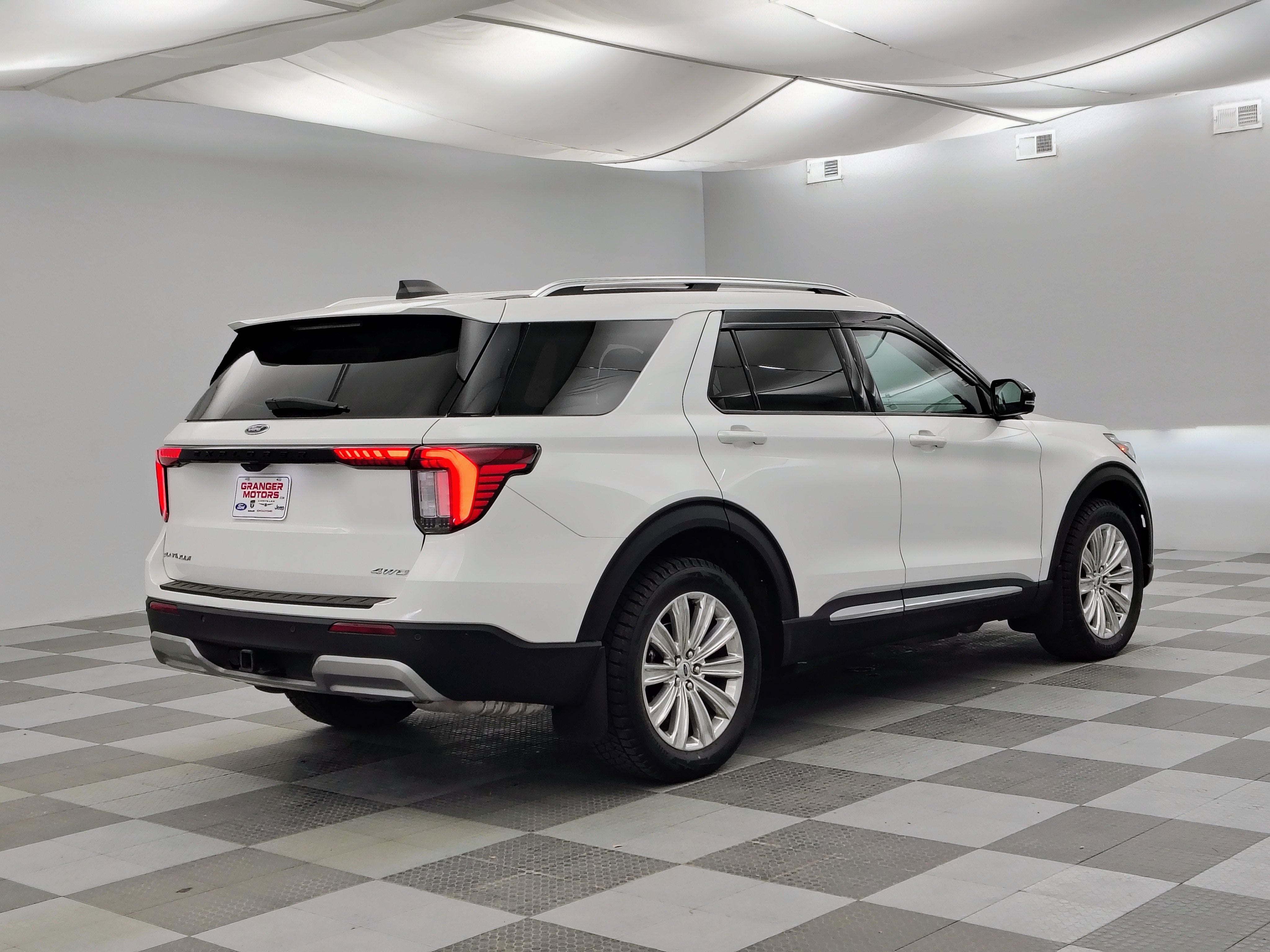 2025 Ford Explorer Platinum