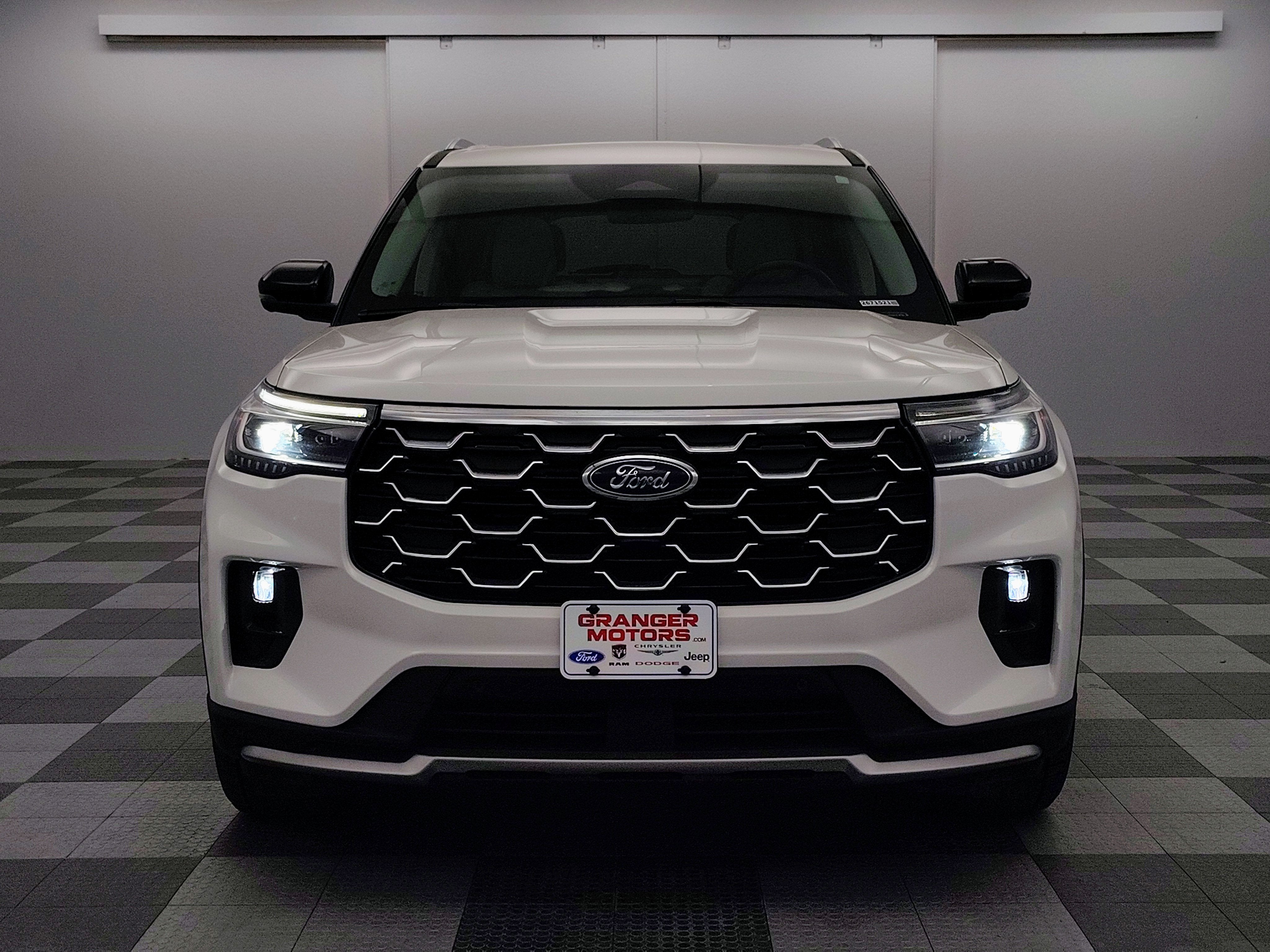 2025 Ford Explorer Platinum