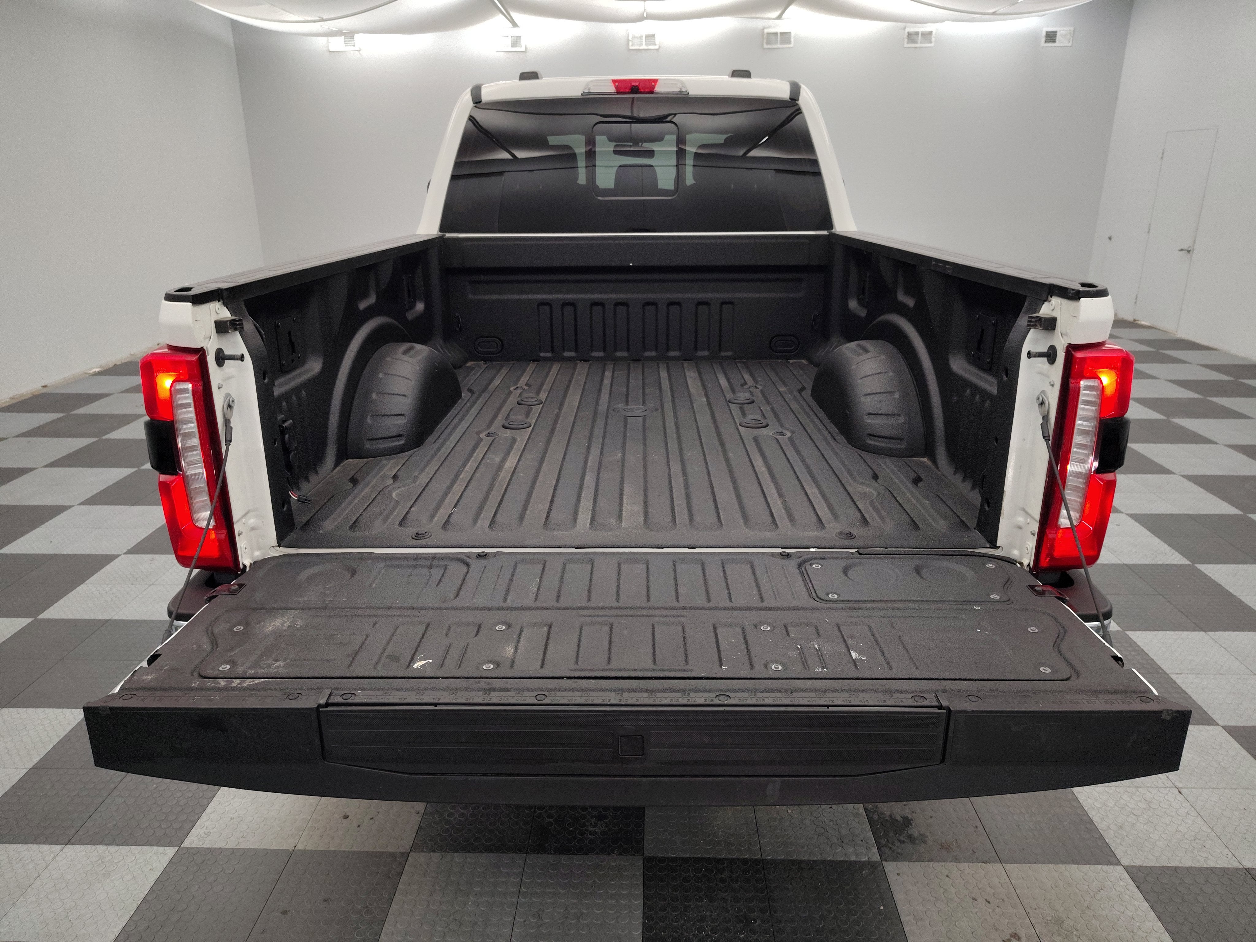 2023 Ford F-350 Lariat Super Duty