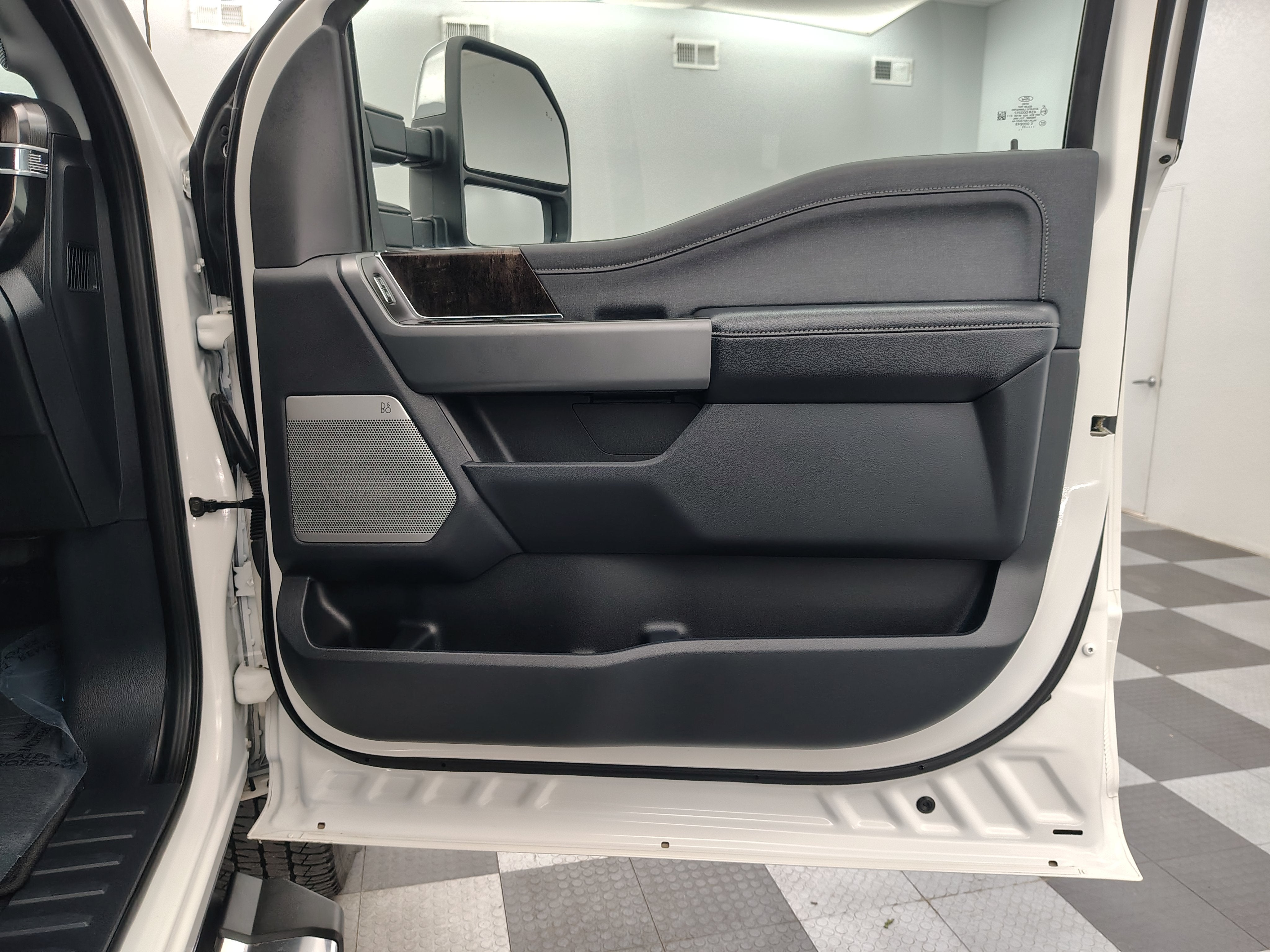 2023 Ford F-350 Lariat Super Duty